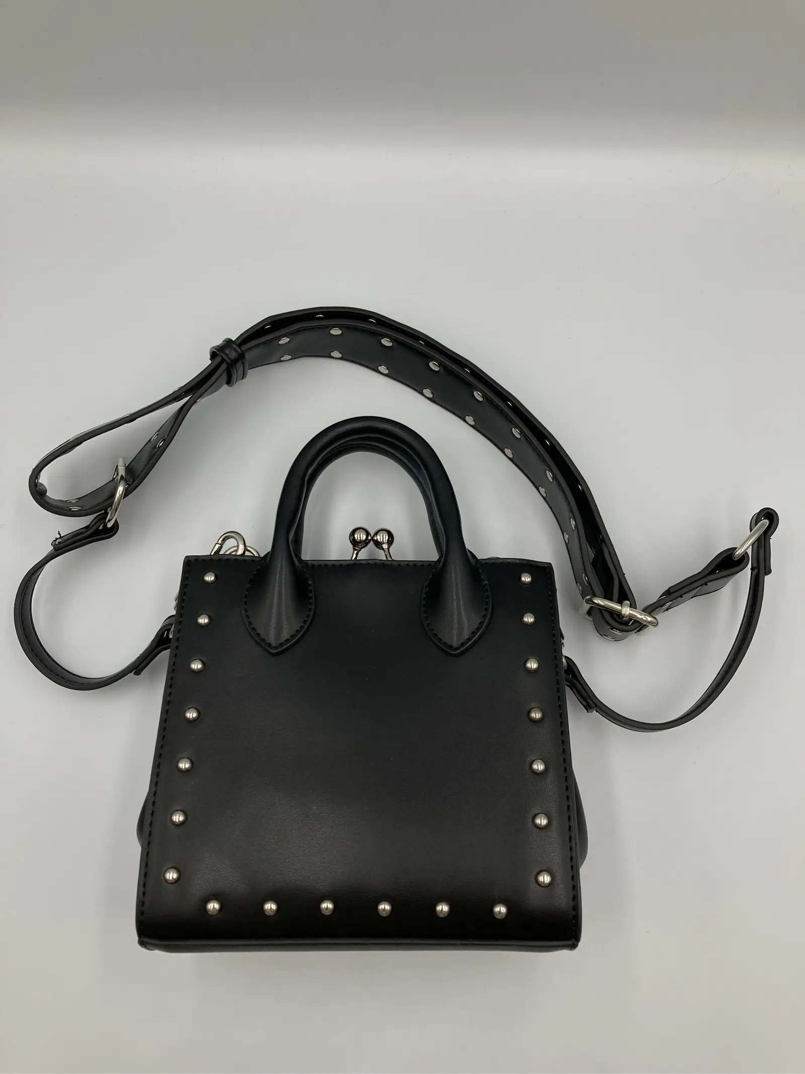 https://r2-worker.digdig.jp/product/0862e347-e00b-4949-ac17-d029a1ea8e3f/3e3b02fe-4b9e-428a-a3f3-ddcfe8fb56b3