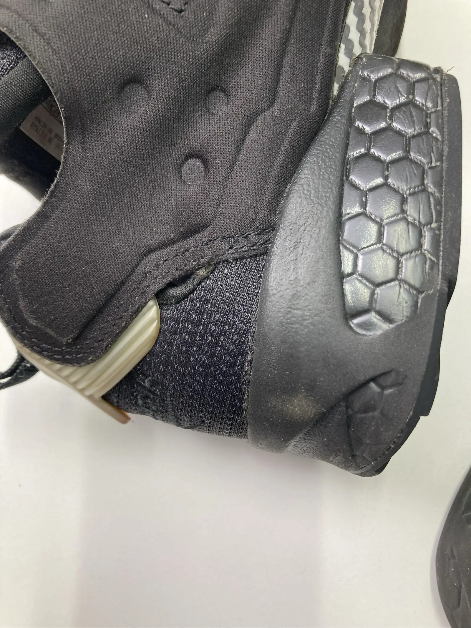 https://r2-worker.digdig.jp/product/1318efcf-49f1-40c2-a51a-019b41851fd0/8054a7fd-7e82-4e9e-8068-f8b9fd1f278b