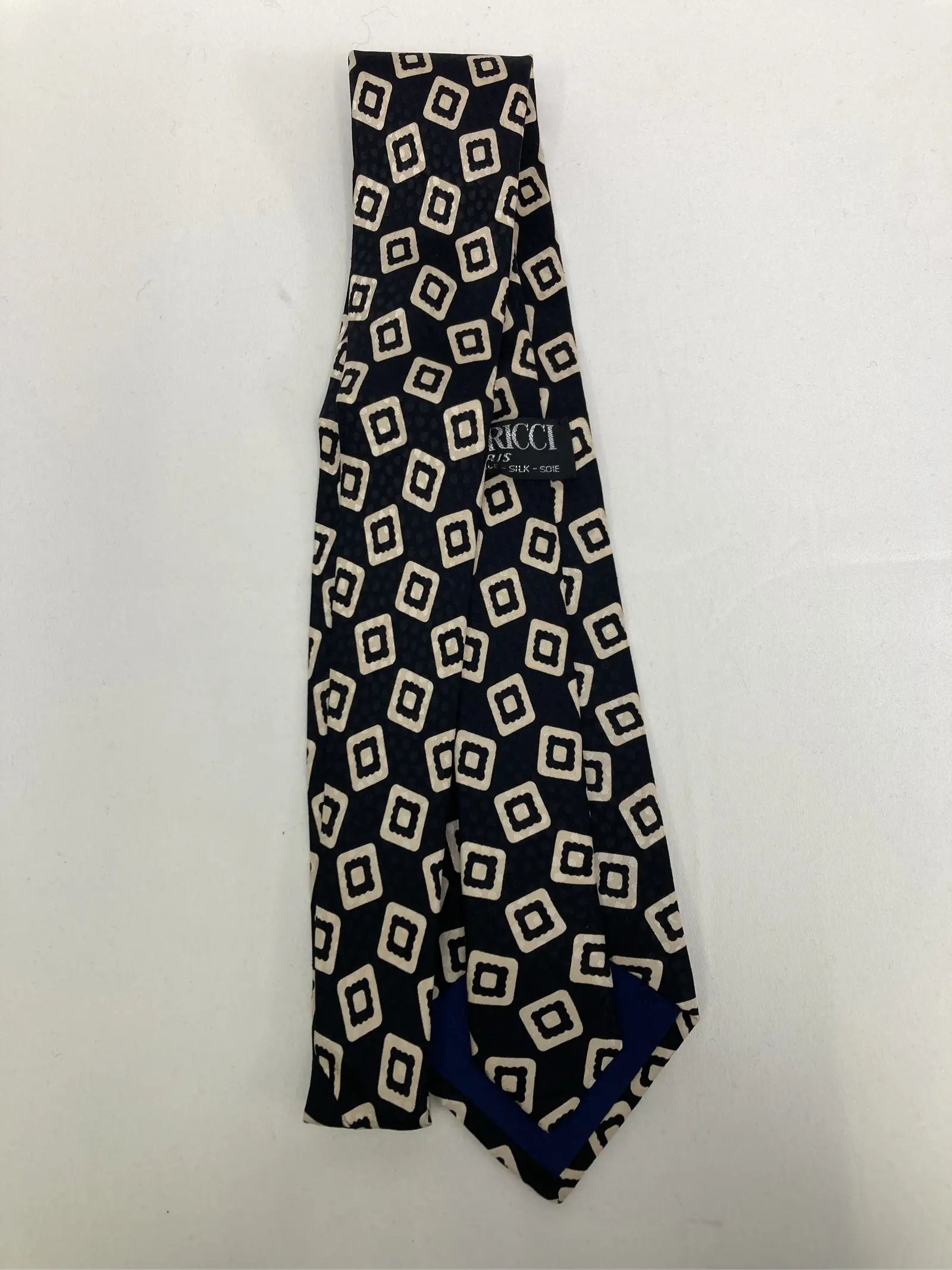 https://r2-worker.digdig.jp/product/1e74a10a-57ff-46b6-bad1-e9608aa5eeb3/5292898a-4713-4d9d-8362-402de55e6a20