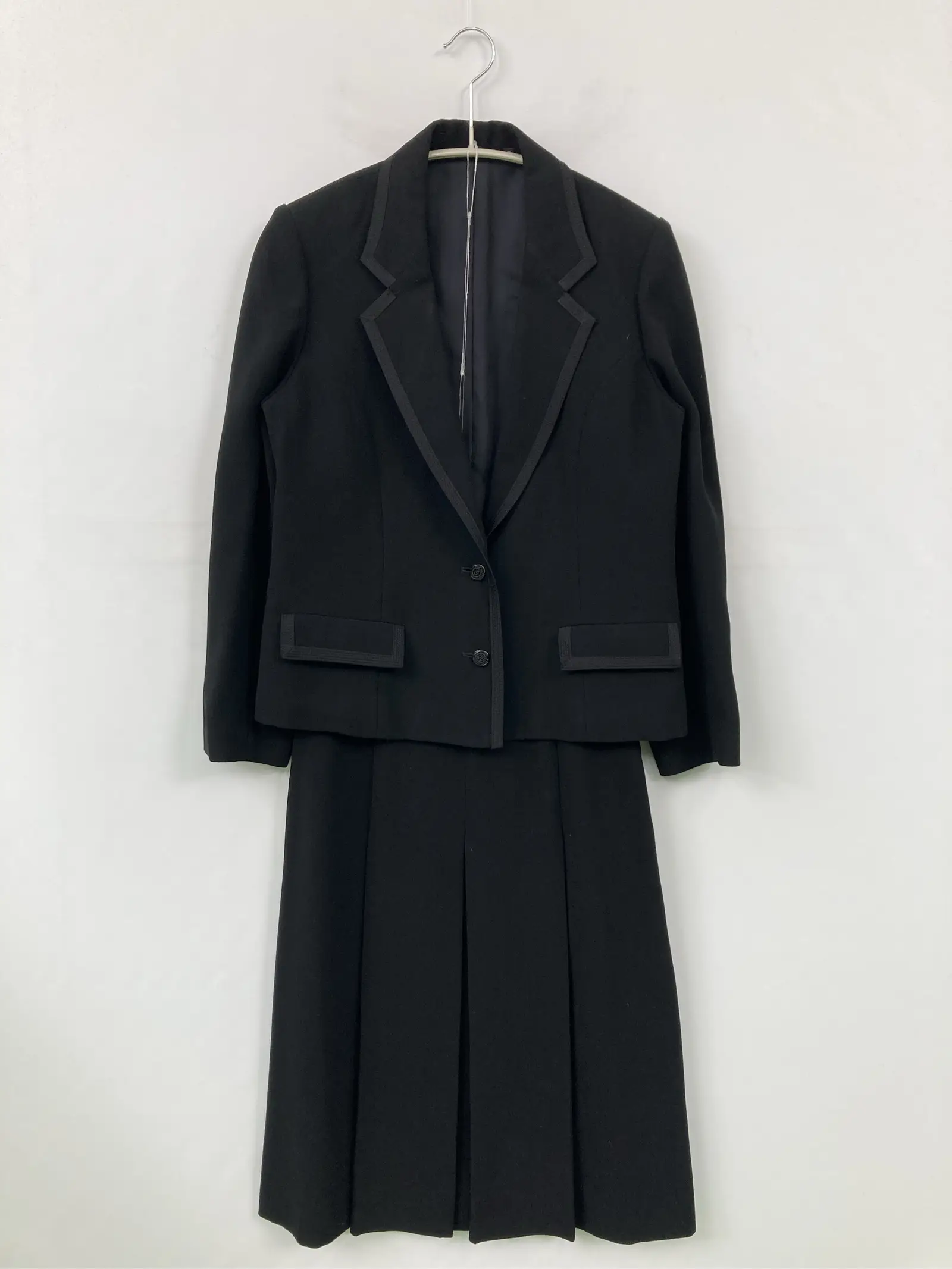 https://r2-worker.digdig.jp/product/21de7f70-0c18-423e-b8d2-50e81a23912f/5727e3c0-49a4-419e-bd2c-cd98b6185244