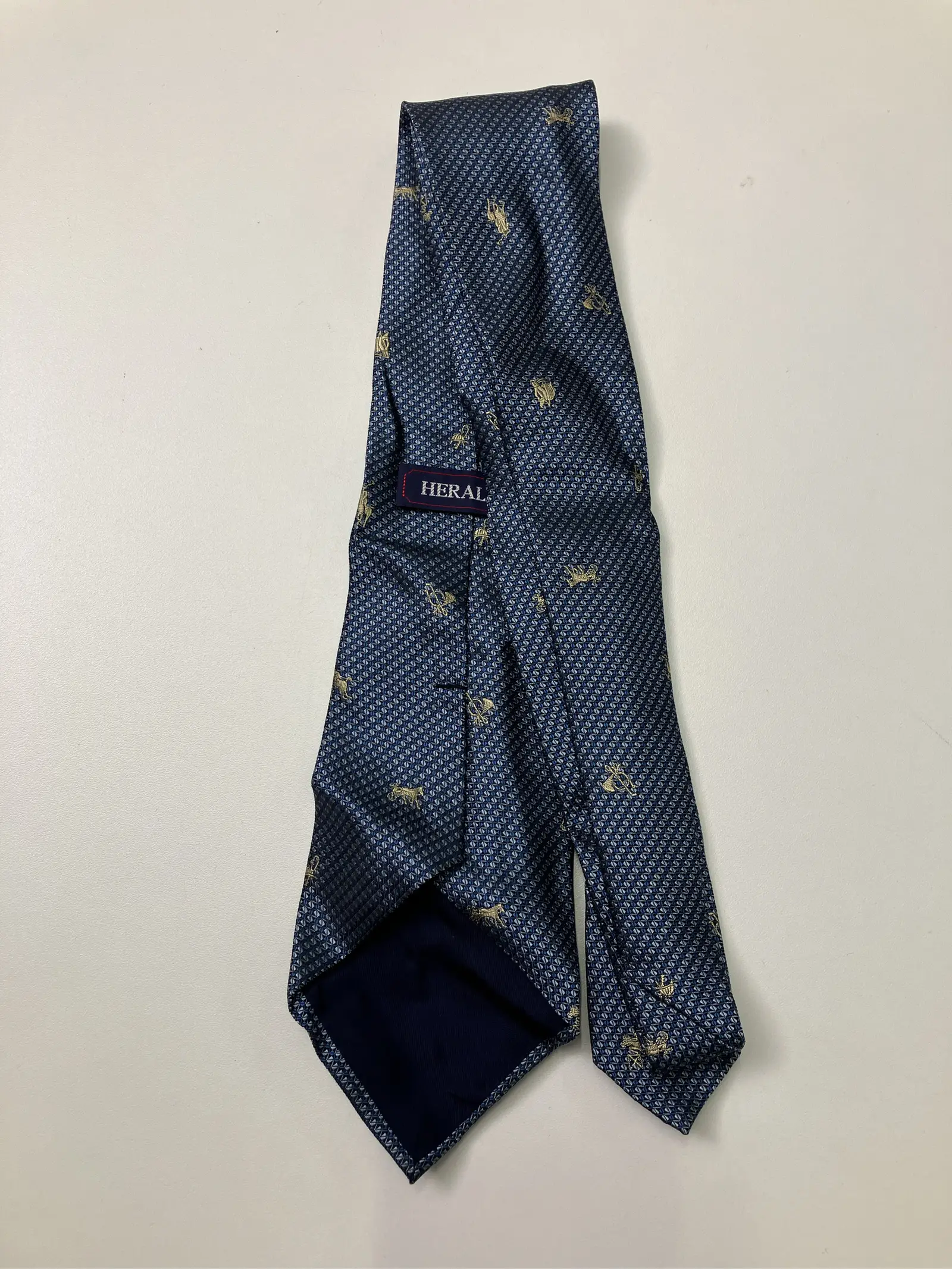 https://r2-worker.digdig.jp/product/22c87c32-fbe0-4666-911d-bccd2710fafd/f54c8e72-c02d-4479-b1fd-783d9cae0e04