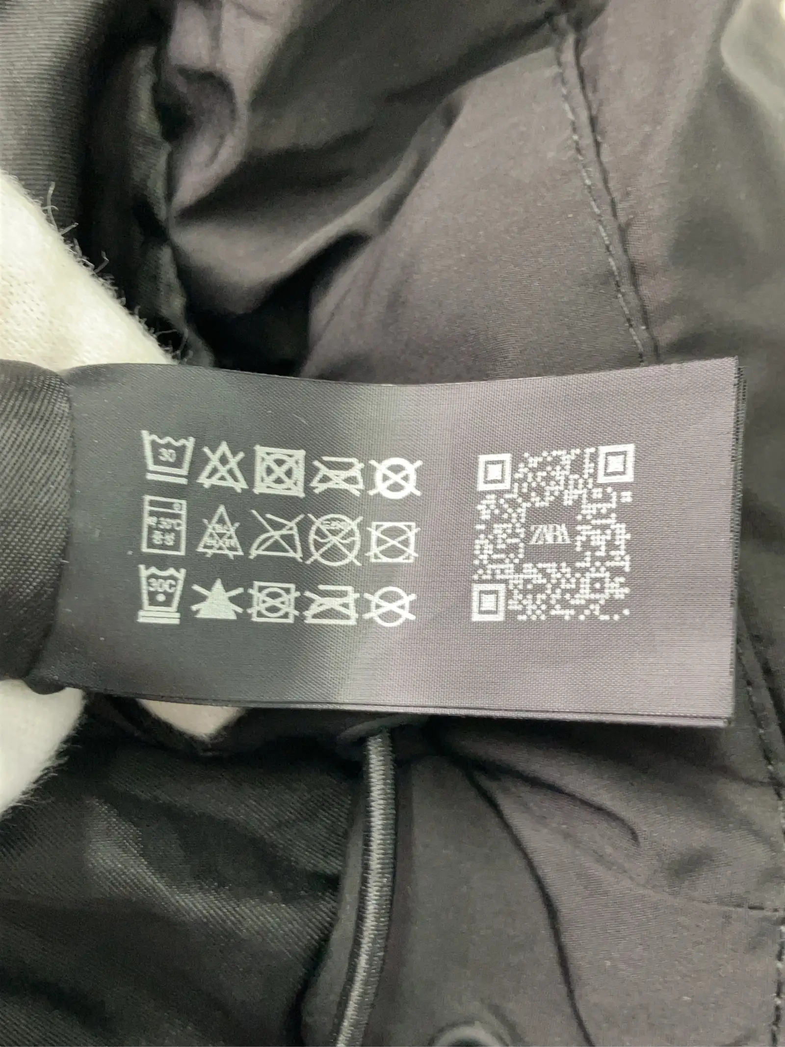 https://r2-worker.digdig.jp/product/2a2ed455-bc2e-4ba3-bd56-8c4c159fbb65/889aab1e-ad61-420f-9e1d-ba581db14a39