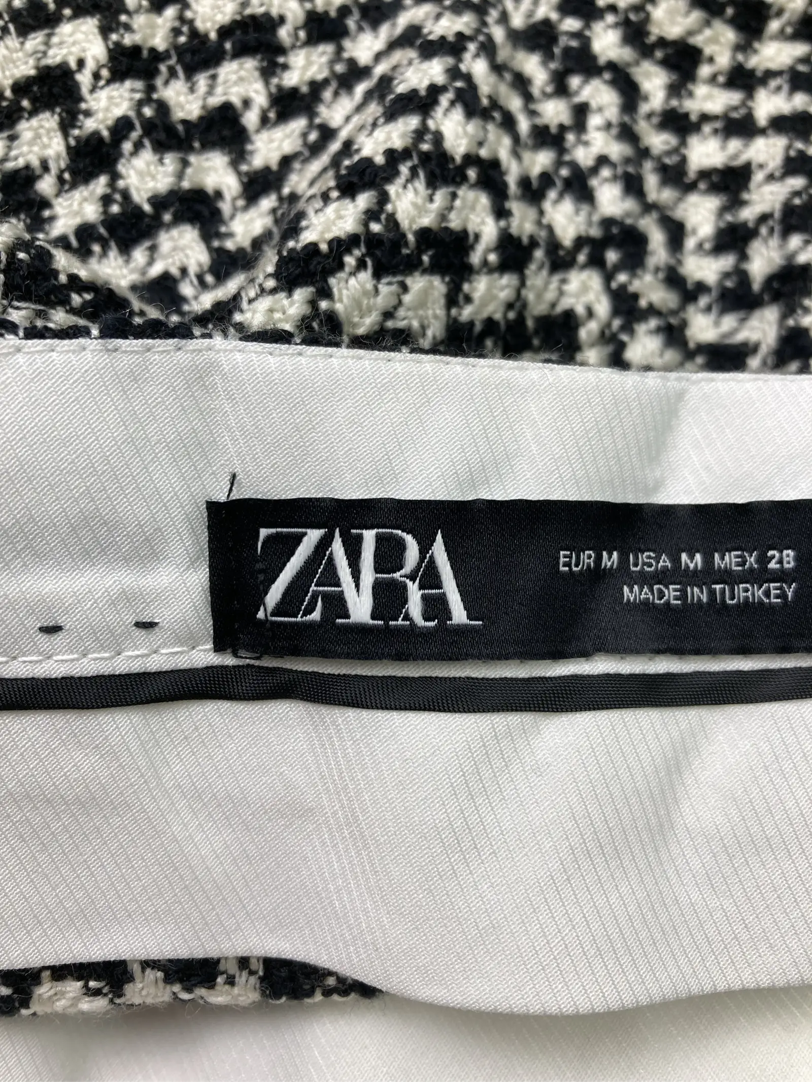 https://r2-worker.digdig.jp/product/33d82cd4-0f80-4778-a8ad-e89d096f425a/7a466895-9280-463d-8a53-84451baea7bd