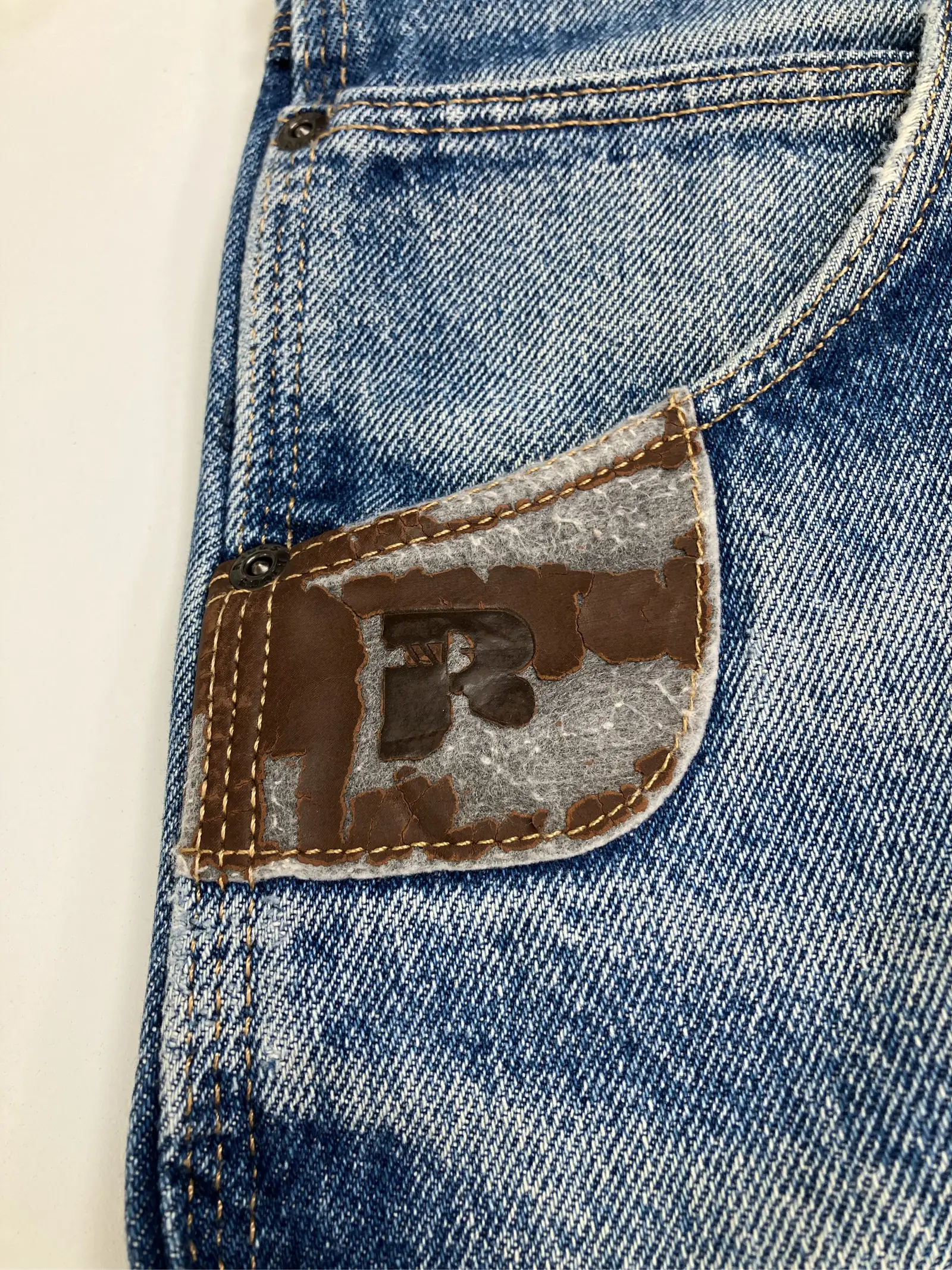 https://r2-worker.digdig.jp/product/35f31ee0-6b55-4624-bebb-dbb9cde49d62/1a8fb590-db9d-428d-91c9-8bcf07e44ad3