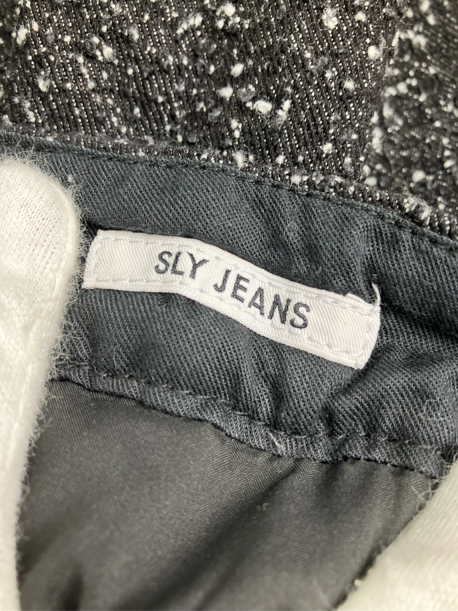 https://r2-worker.digdig.jp/product/36a1996a-ff90-4553-b053-ef61f05a08de/b1399784-1117-47d2-8557-50276739e4de