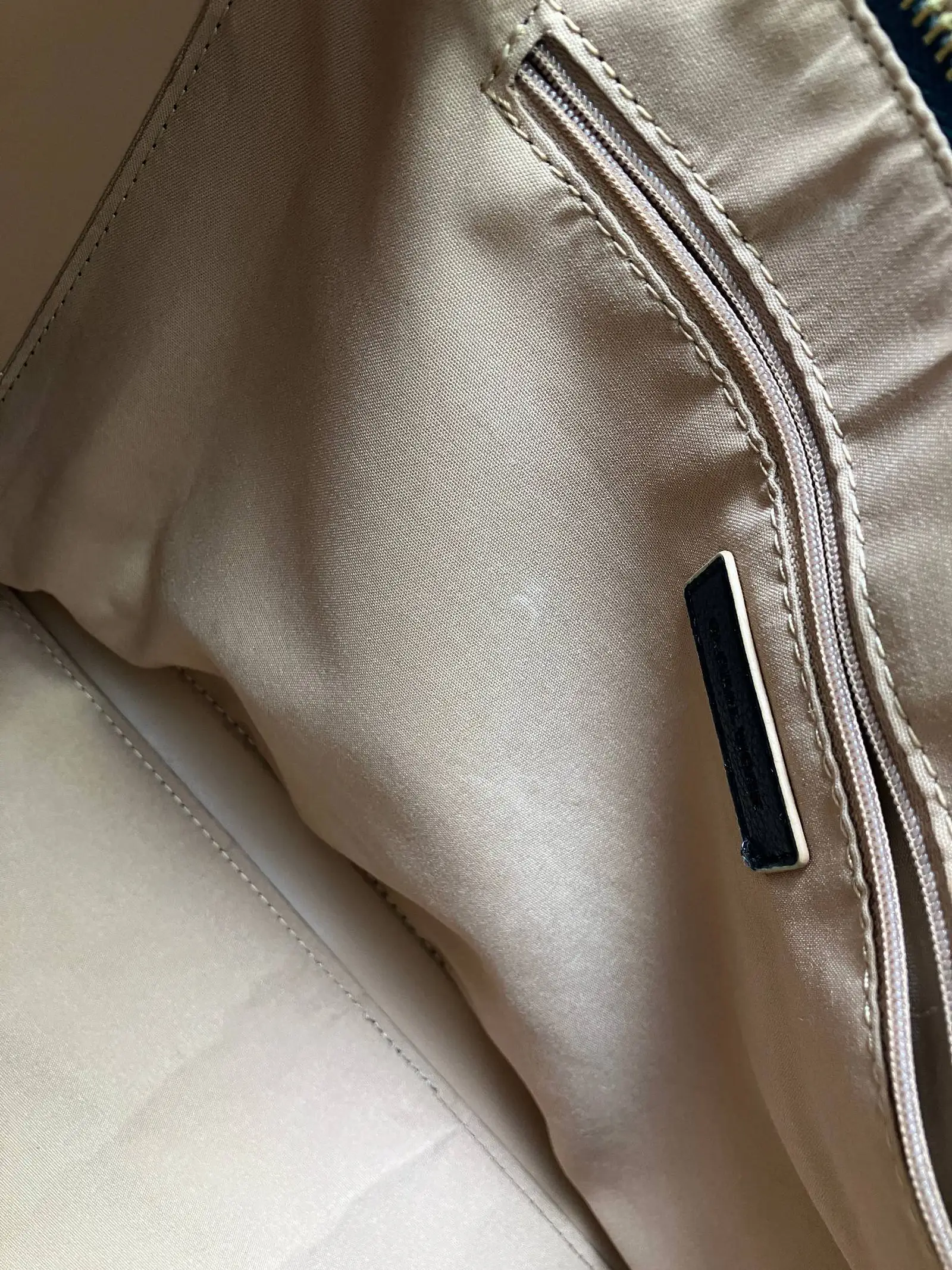 https://r2-worker.digdig.jp/product/3933932f-5745-4866-bc5e-7f4ded60c2cb/41959c8e-c490-4749-a8a4-d44c0bc641c9