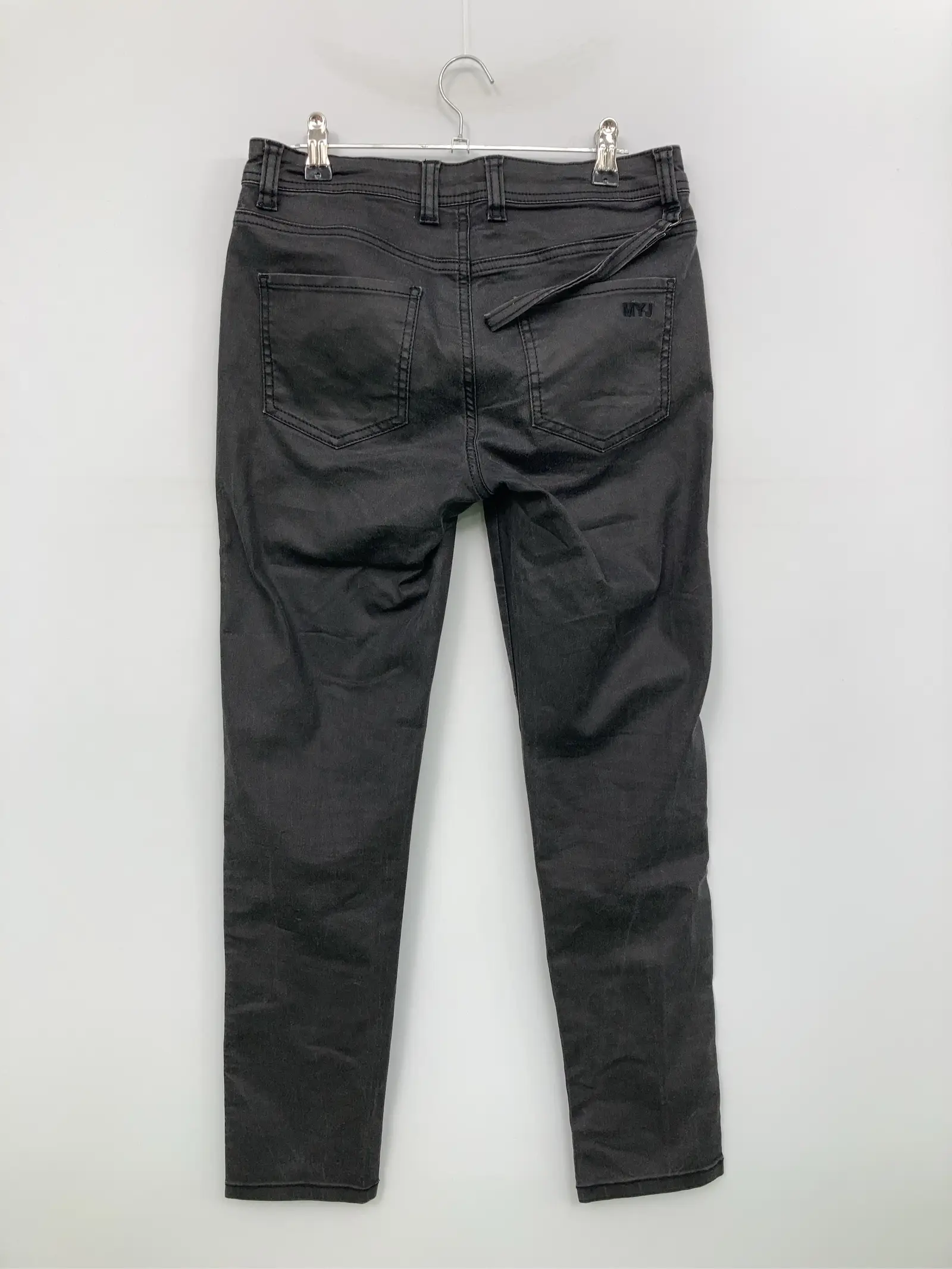 https://r2-worker.digdig.jp/product/3b1229bd-8fd2-4cab-ad8b-ea2bbb1ae365/20811080-beed-4622-a73f-24febc58d442