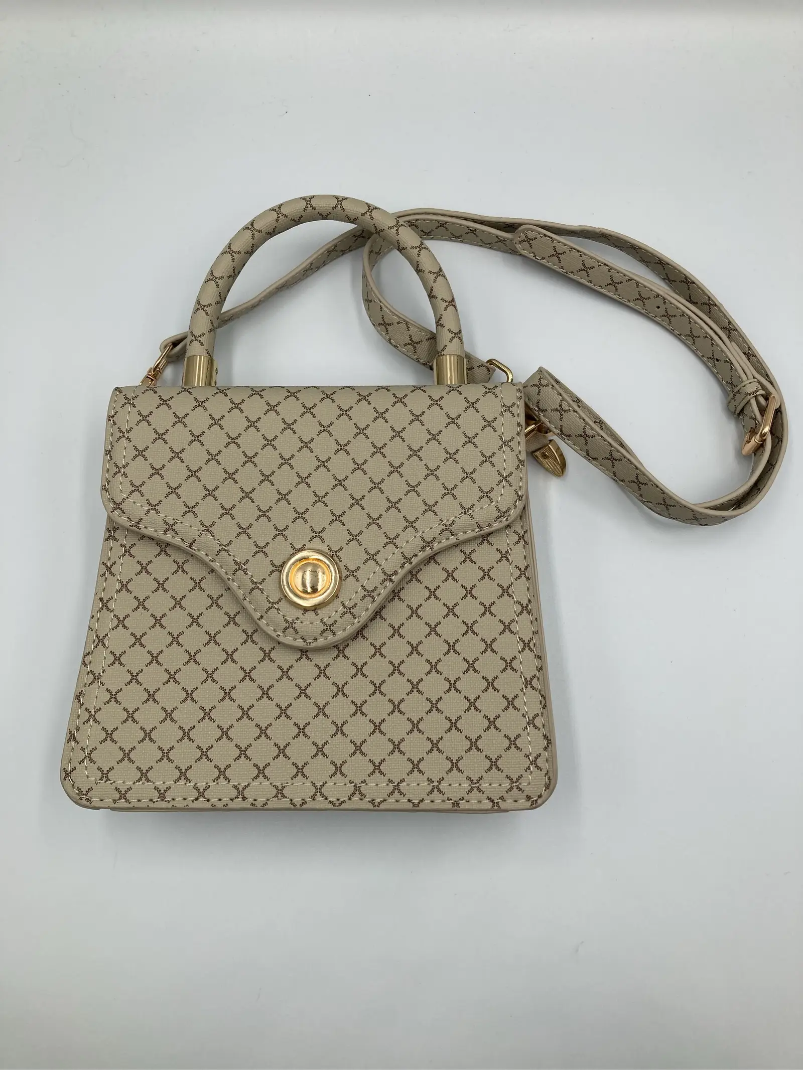 https://r2-worker.digdig.jp/product/6572d0d1-5853-40dd-96d8-3498cb36b738/cc4faa04-6391-4177-995f-24053b61eb5b