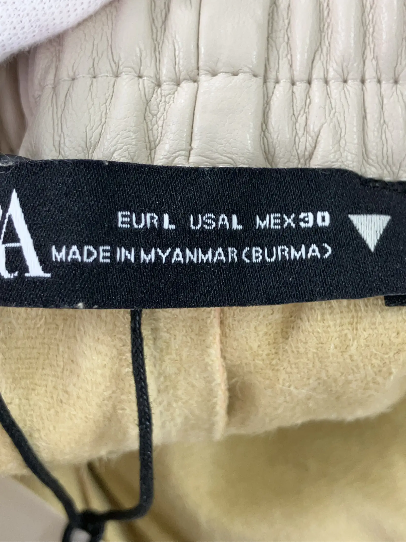 https://r2-worker.digdig.jp/product/6fb75d68-41d6-450c-87f7-d98c14d61099/651f64a8-7f53-4743-9489-81a0a9f9b7ad