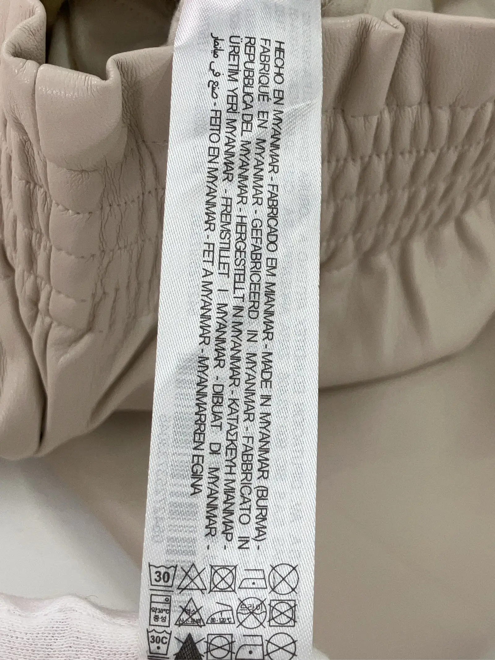 https://r2-worker.digdig.jp/product/6fb75d68-41d6-450c-87f7-d98c14d61099/6ec00b79-f3c0-4a1b-acd6-061aac2d84ba
