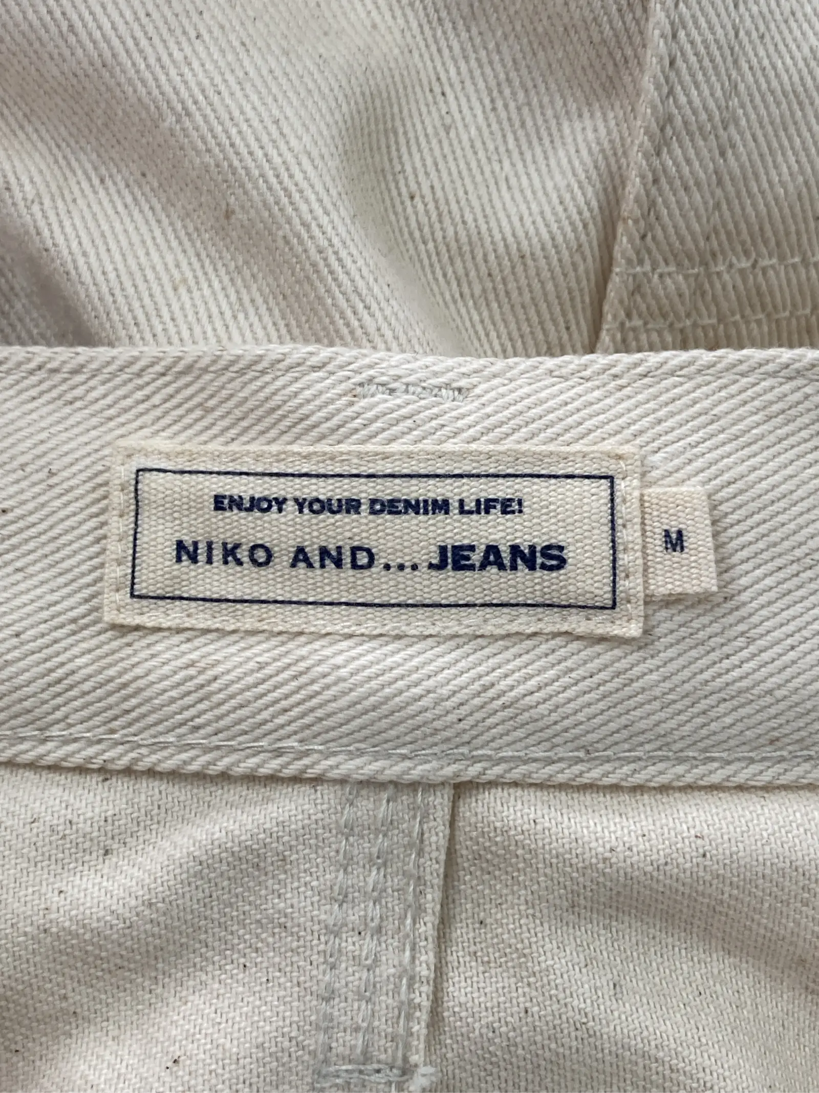 https://r2-worker.digdig.jp/product/76e50b19-81f3-46f1-8158-75f93cc932bd/4c3e0069-c8bb-4f48-9237-368094a2d8a1