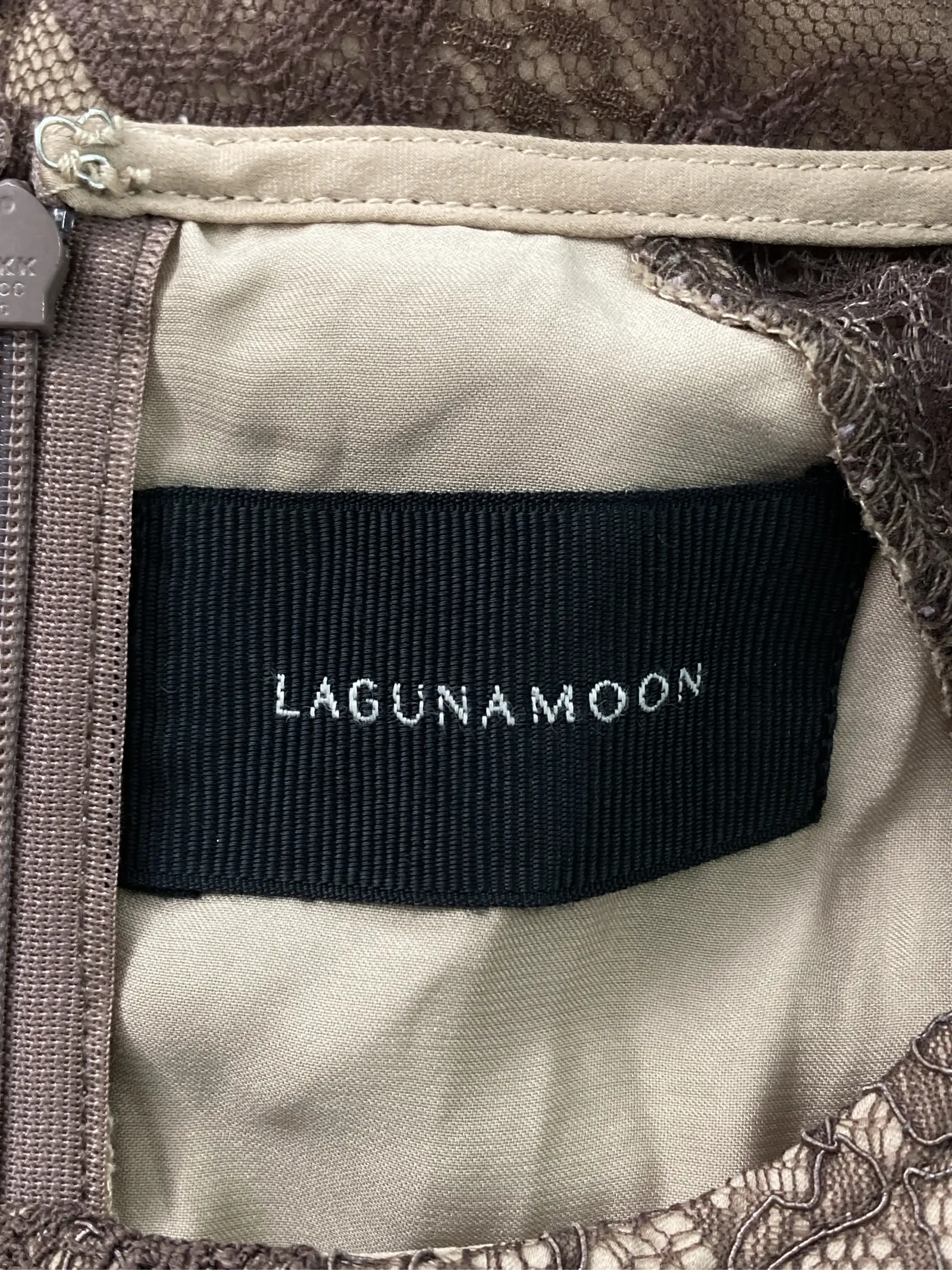 https://r2-worker.digdig.jp/product/7853386a-5f17-490c-8ae8-4843b5f242c3/198d724d-904f-4377-aa35-a842f799cdc4