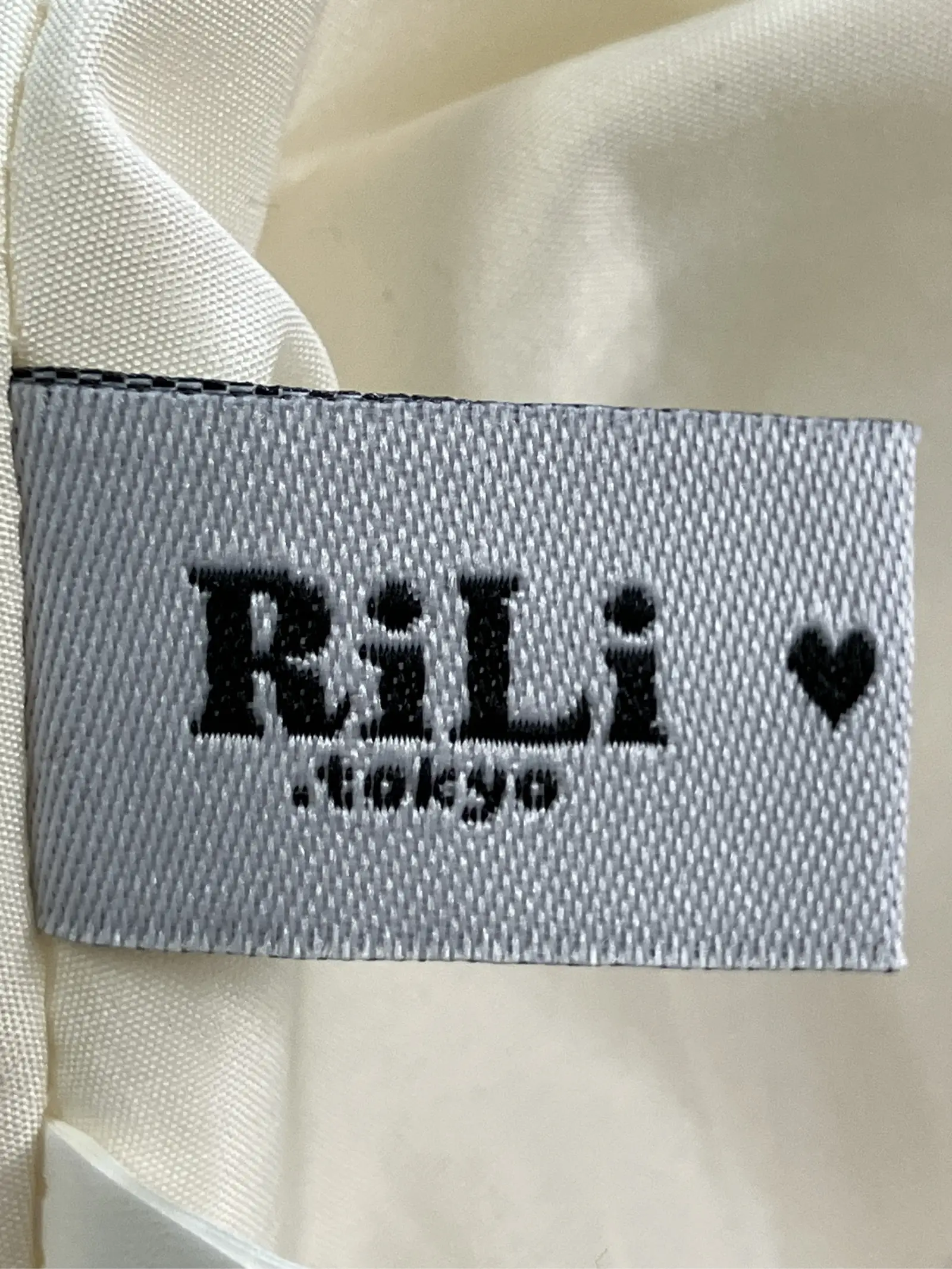 https://r2-worker.digdig.jp/product/836b87f2-e5fa-41fe-bb7c-54b1bfe8f6a5/509840a0-0360-4fb3-bd6b-01b1971e3e3b