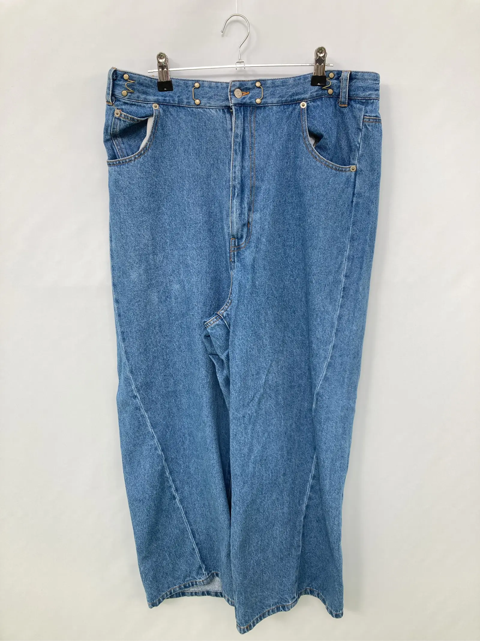 https://r2-worker.digdig.jp/product/84ae856d-05a6-4a57-bff2-efc52f96ea2f/66723b6b-fa41-4ca5-a6ce-753a38648107