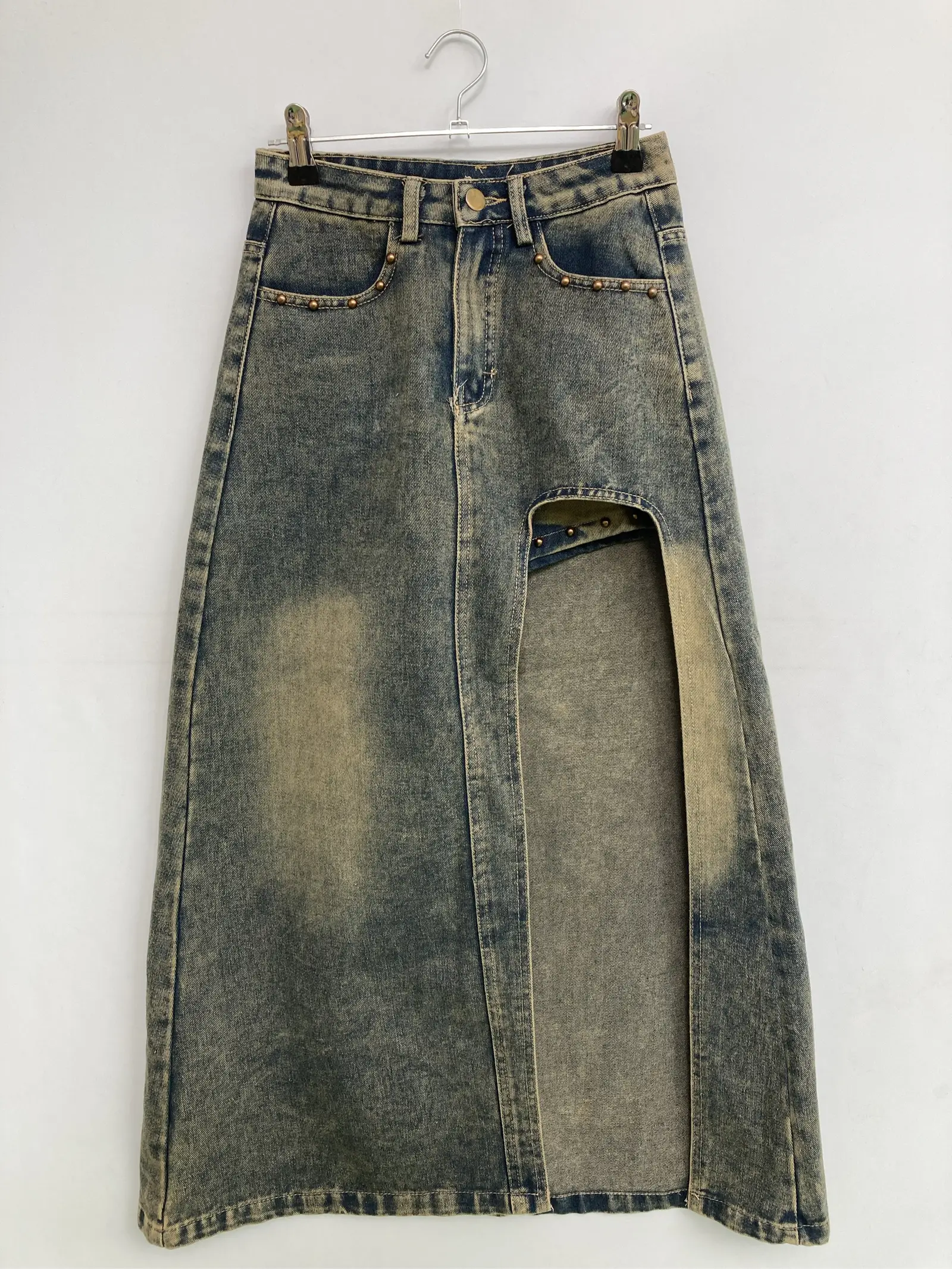 https://r2-worker.digdig.jp/product/89bf1d19-1048-4558-a3a4-99c0e024006a/96922e10-0811-47df-b184-cd79dedfffc6