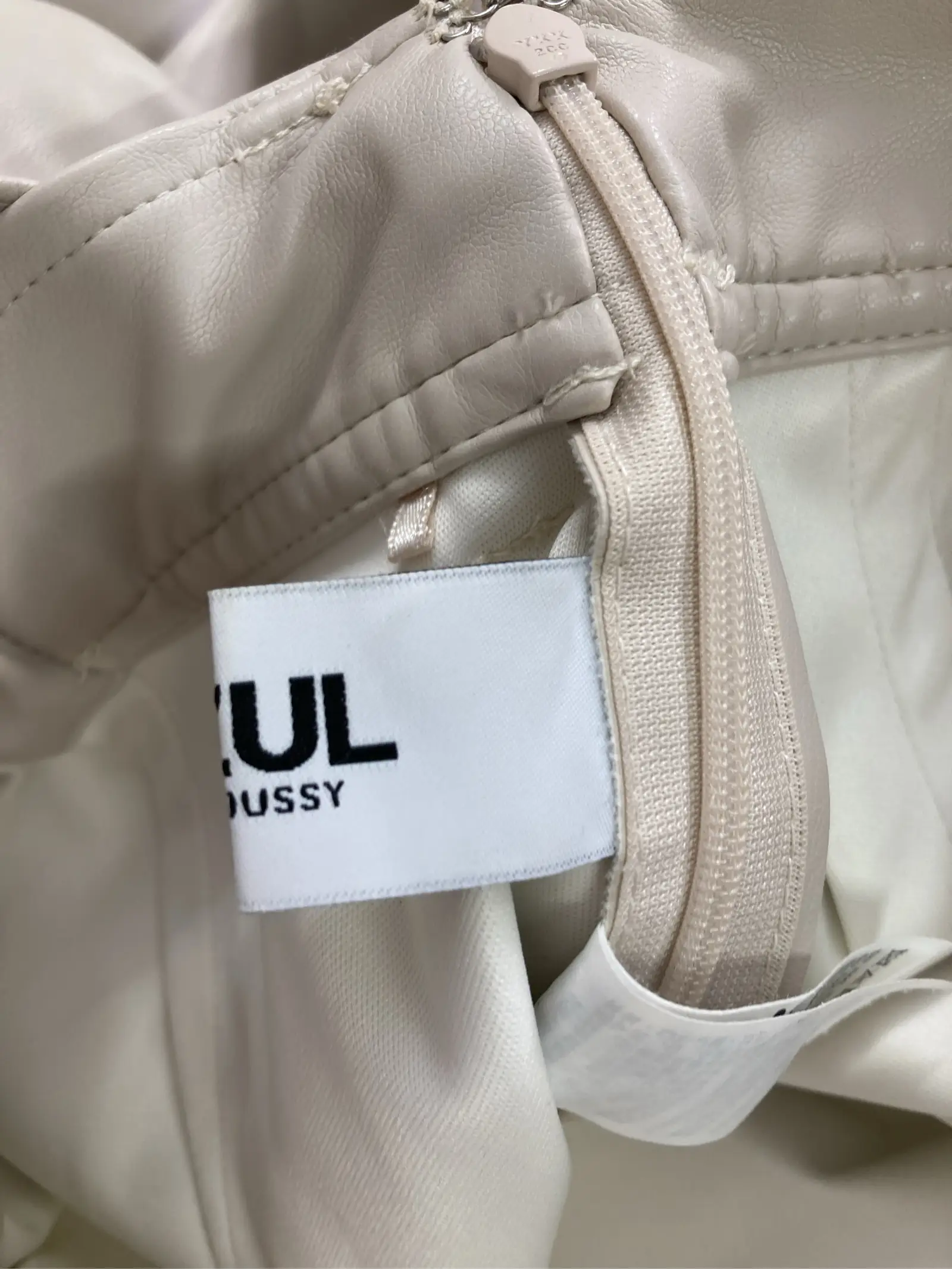https://r2-worker.digdig.jp/product/8c531e41-91d4-4f26-a8f0-55bb26a0247b/8d1431fb-f865-4aa0-a89a-7449424310fb