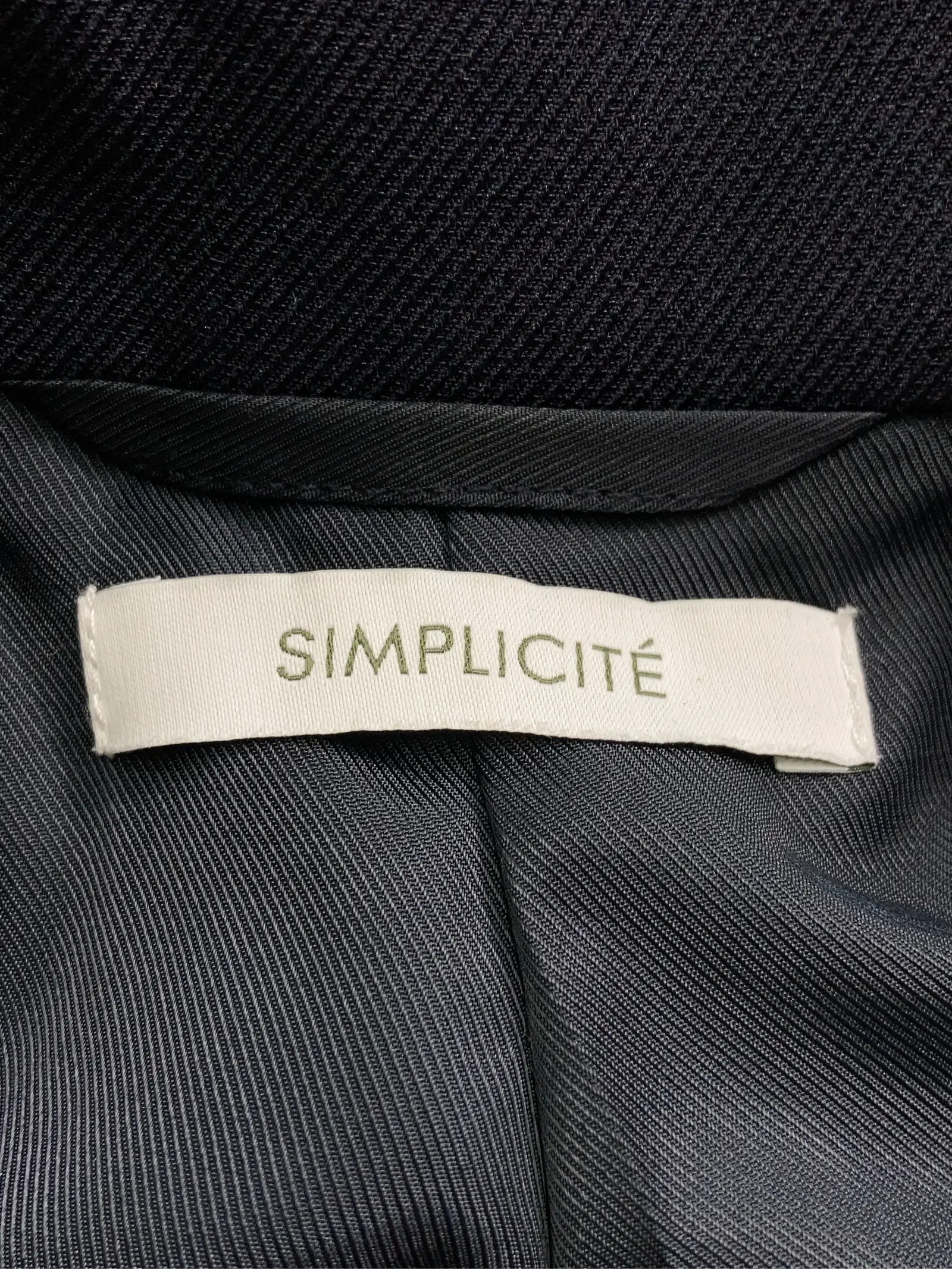 https://r2-worker.digdig.jp/product/93d78f2c-0d5f-49e2-94e7-47c9de979a56/0e6d1e97-1563-4a17-8c87-806cb62b3e83