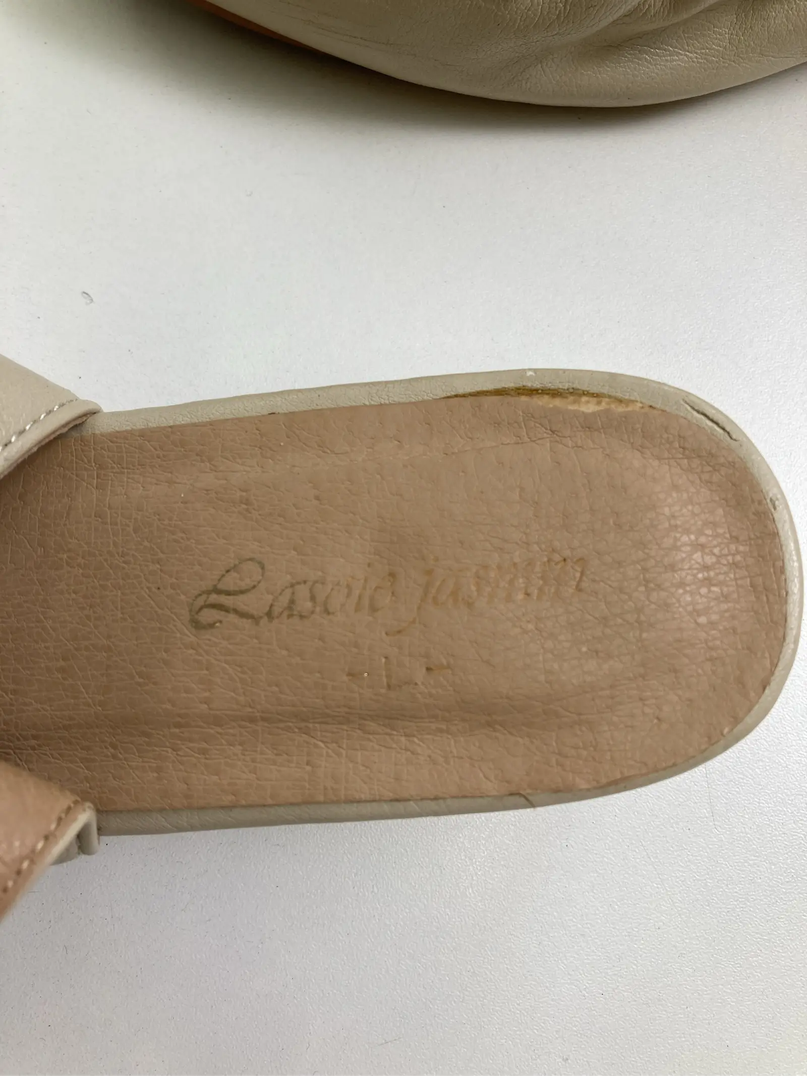 https://r2-worker.digdig.jp/product/9d78443d-59fe-4712-a971-1d64fca97129/7bedb886-e63e-4817-ab99-1be44ef6e2dd