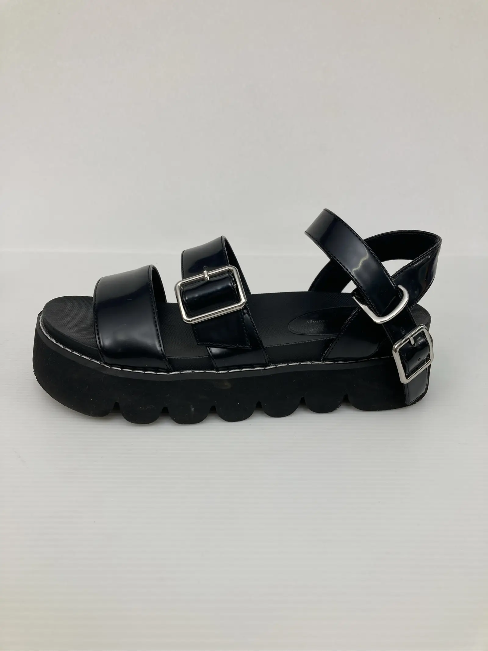 https://r2-worker.digdig.jp/product/9fb7f7d5-4d1d-4719-a9a5-20a46c01e1a2/ff448907-2c34-4d09-b67d-5c1351e83090