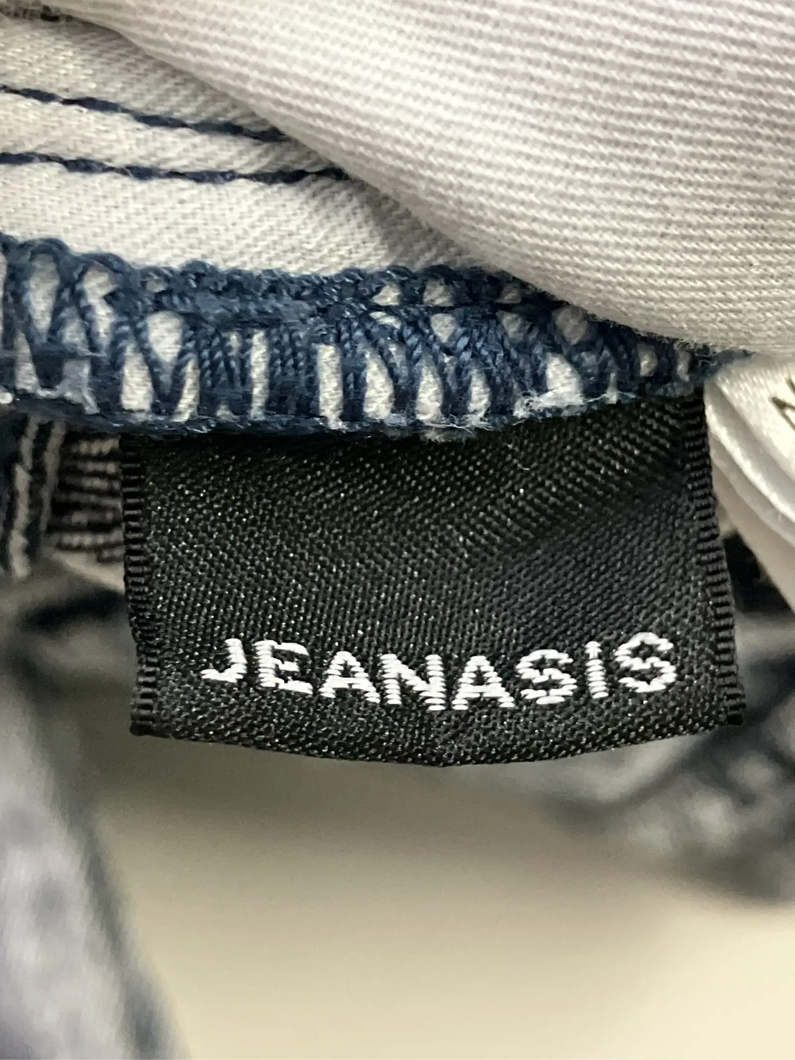 https://r2-worker.digdig.jp/product/a40fdfe6-0312-4076-a8ea-c4bfbdec243a/19176ce9-33cf-4621-9c74-34a320e6c54d