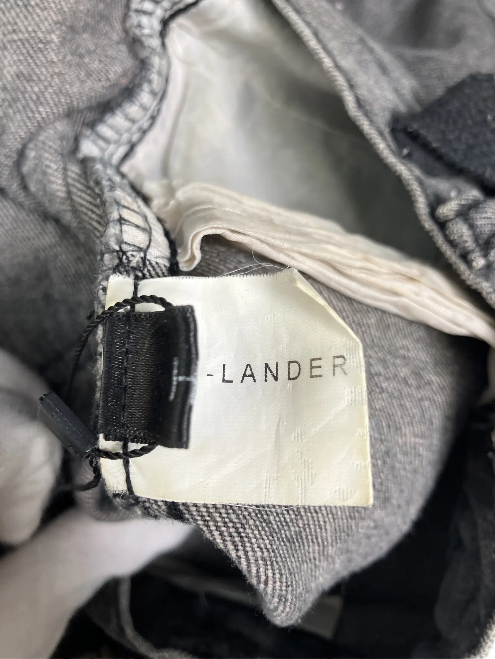 https://r2-worker.digdig.jp/product/ae1e5ac4-d618-43ab-838d-117671f3e07b/4221055f-cf4a-43f9-93ac-3b9d2462c712
