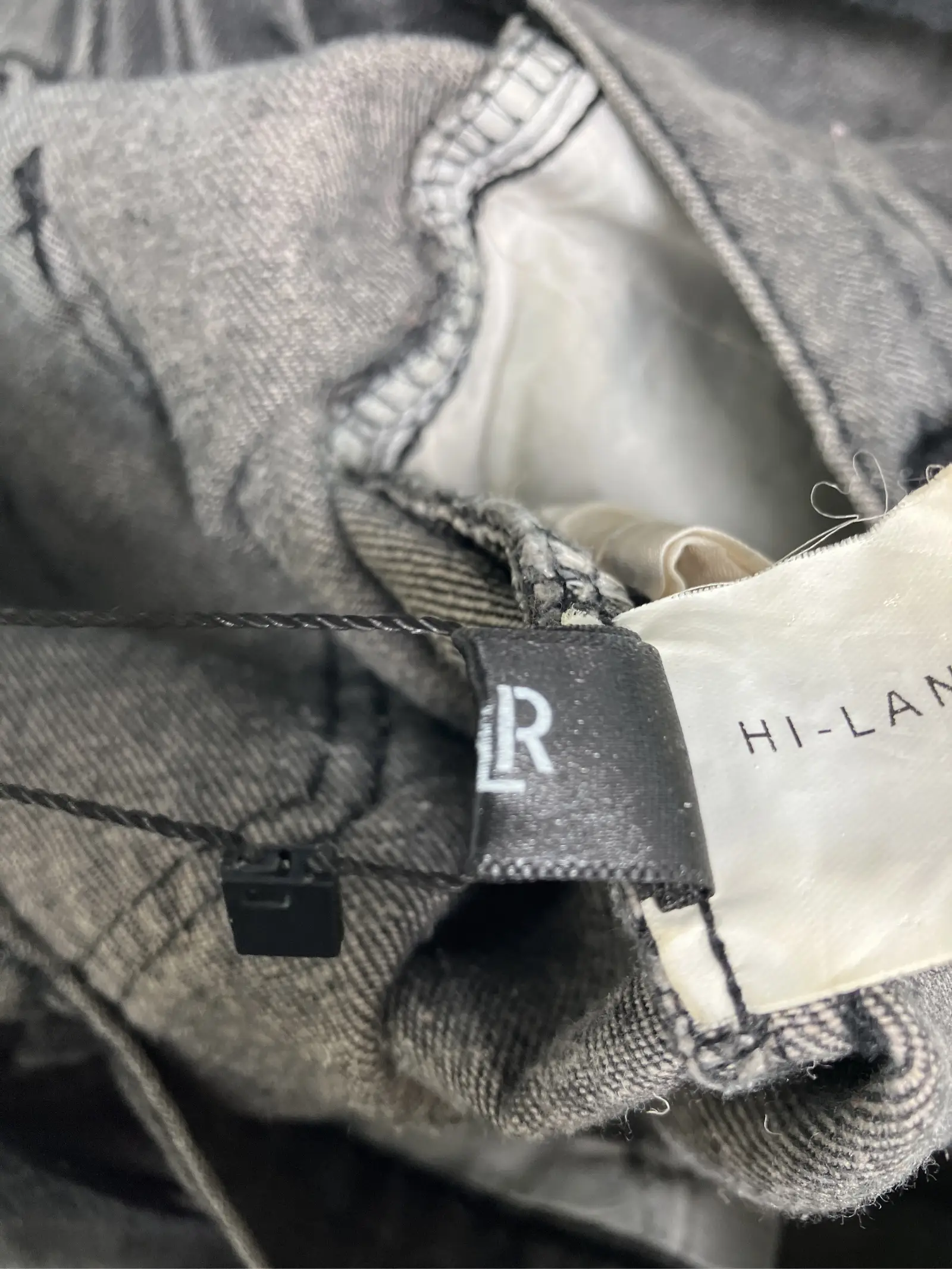 https://r2-worker.digdig.jp/product/ae1e5ac4-d618-43ab-838d-117671f3e07b/a30a47ff-a897-4515-96af-a3d24dd6c379