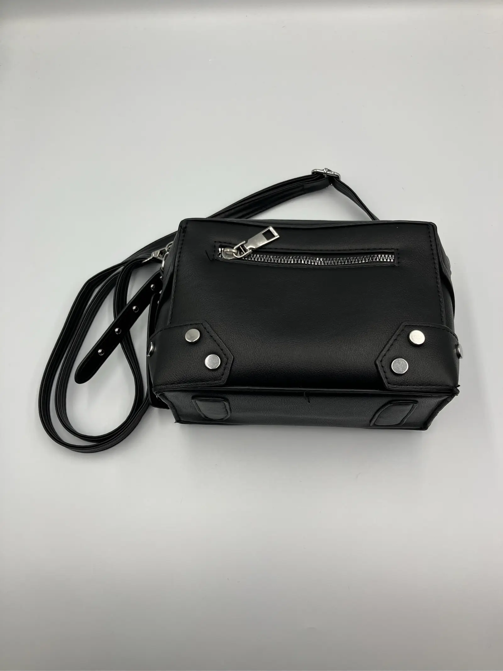 https://r2-worker.digdig.jp/product/b2811662-fec7-453a-907a-2e3af91e5c0d/c5d40db0-62a5-4d7b-b780-fbfd1c4419b4