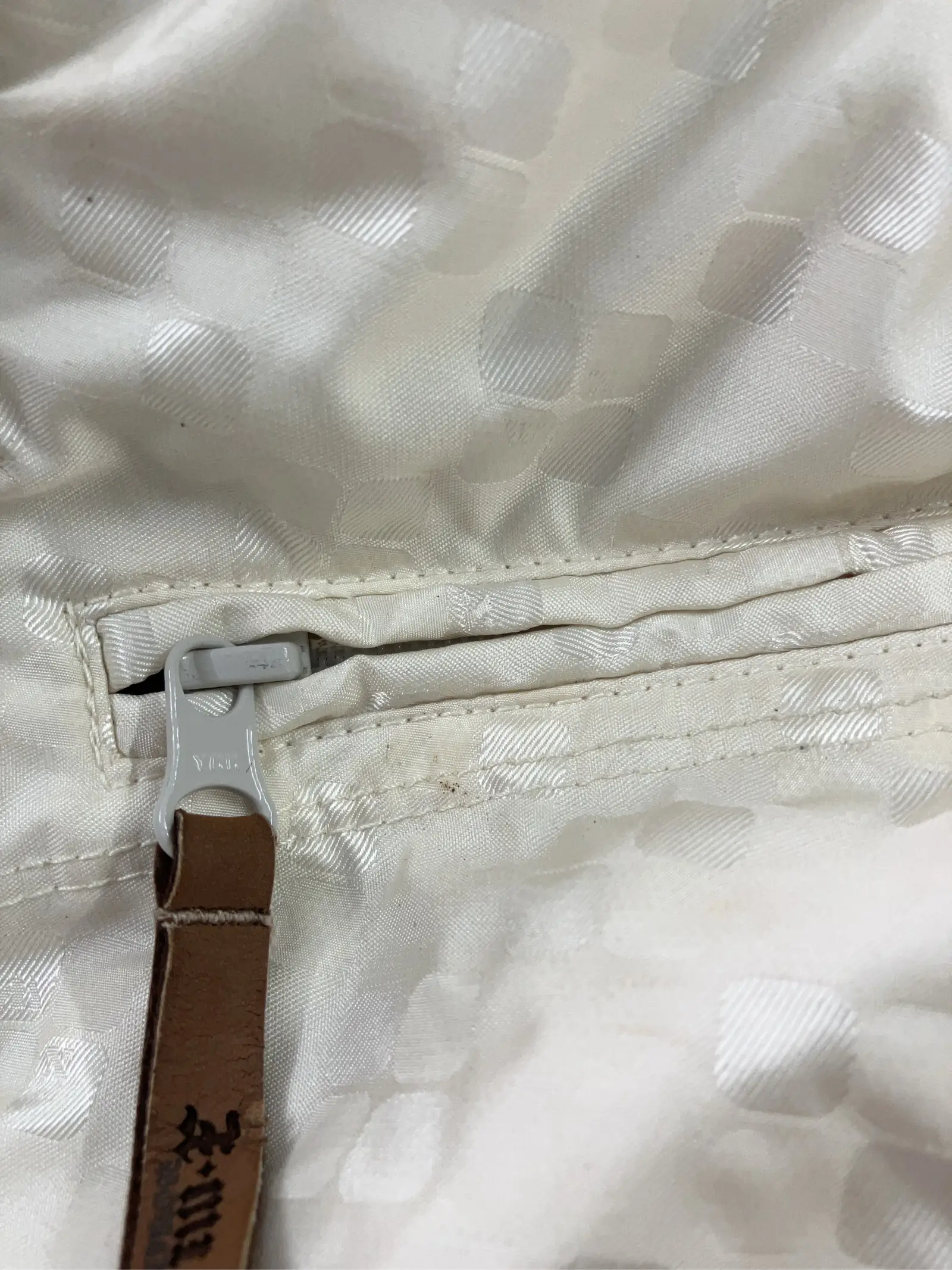 https://r2-worker.digdig.jp/product/c14116d5-4200-4983-af1d-e46603bdf392/0076dea7-d52f-4071-b4b6-cef5684cb72b