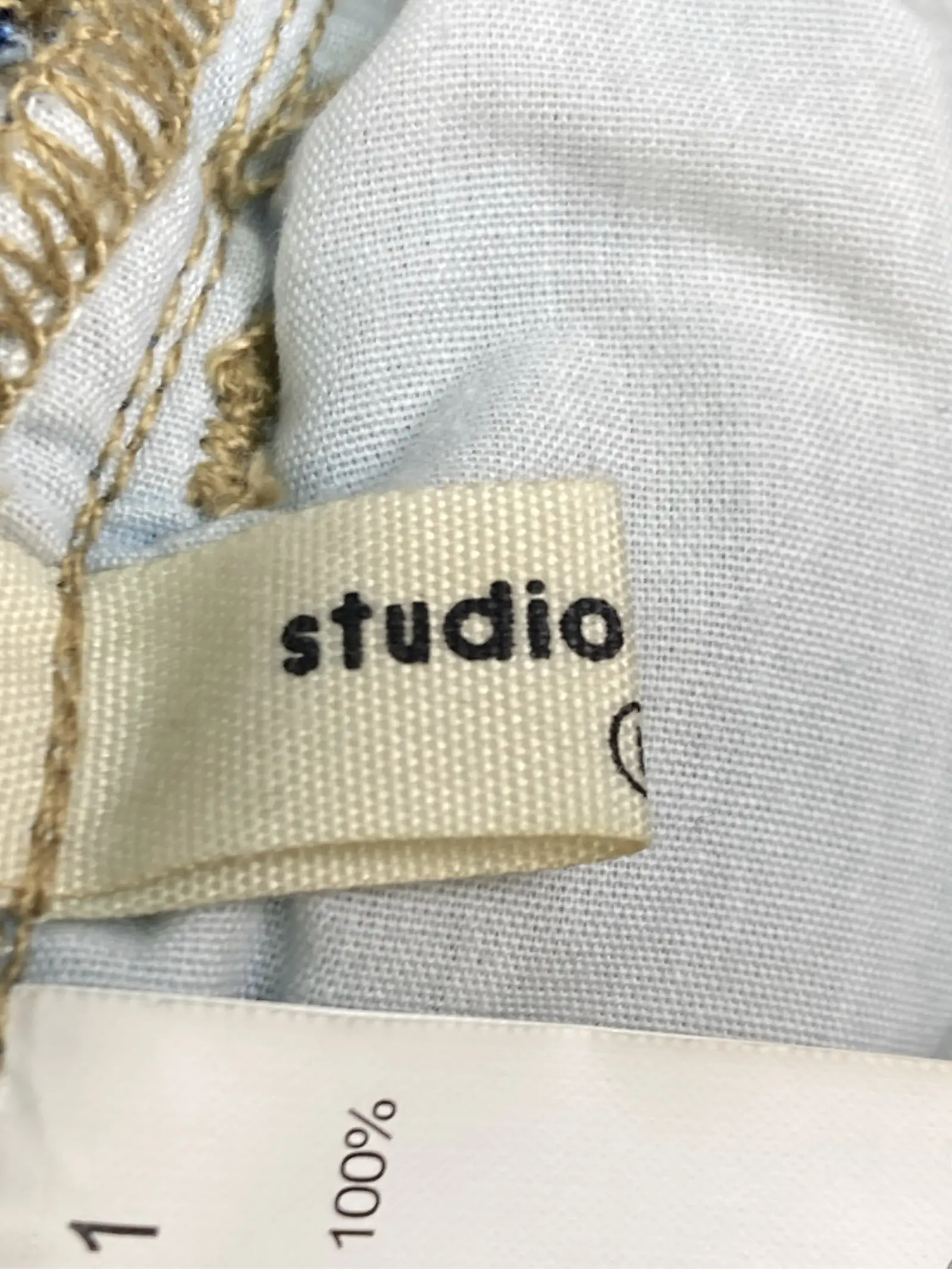 https://r2-worker.digdig.jp/product/c16ec621-f3b6-4596-b92e-3eaaf0db6958/1aa50ee2-8f31-49ad-afad-fe7e4629fd37