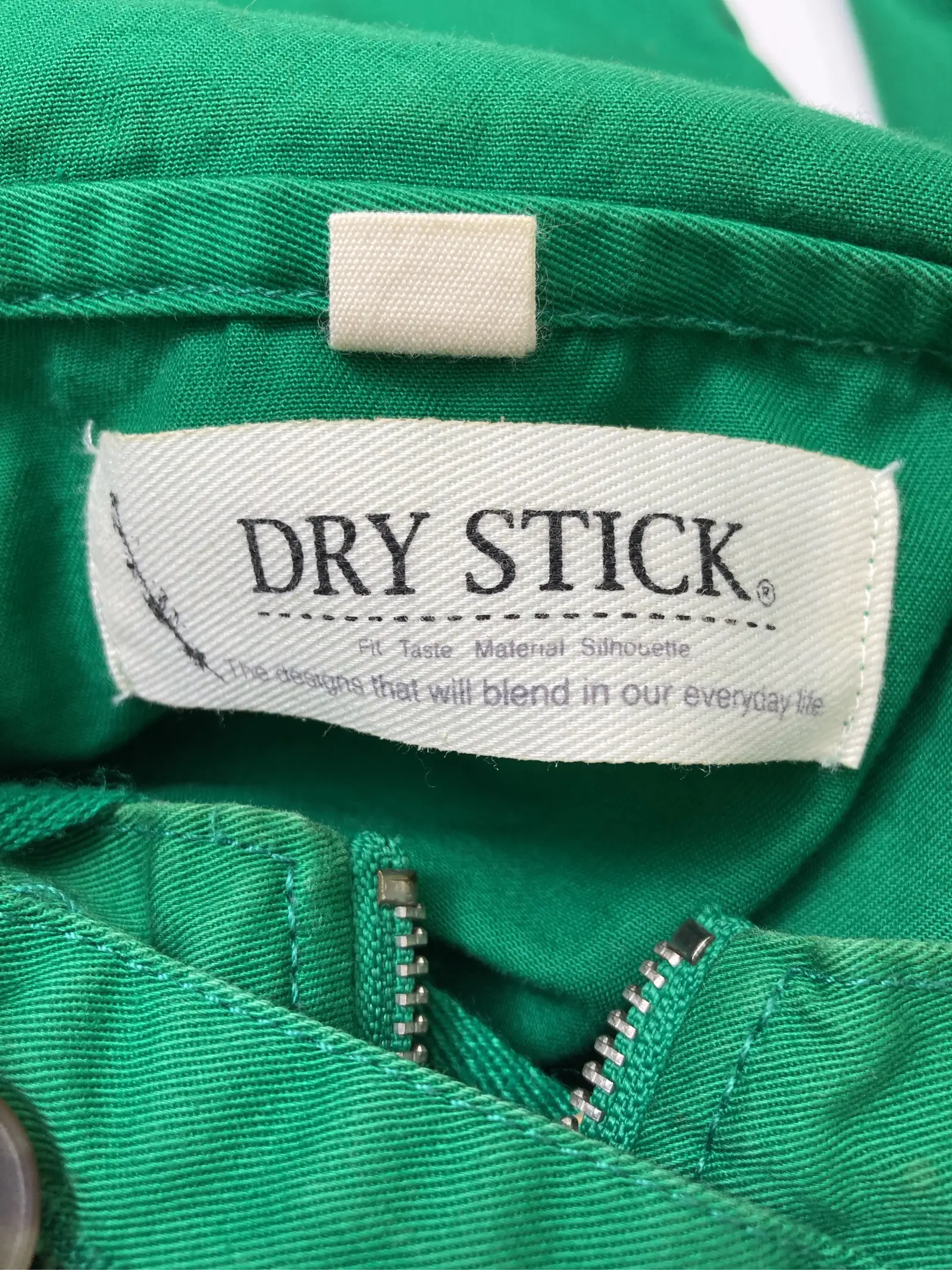 https://r2-worker.digdig.jp/product/c21fd213-f300-43bf-8a63-6642bda2bd3f/5e45b5df-5afa-4467-ae19-d4f09af1f04f