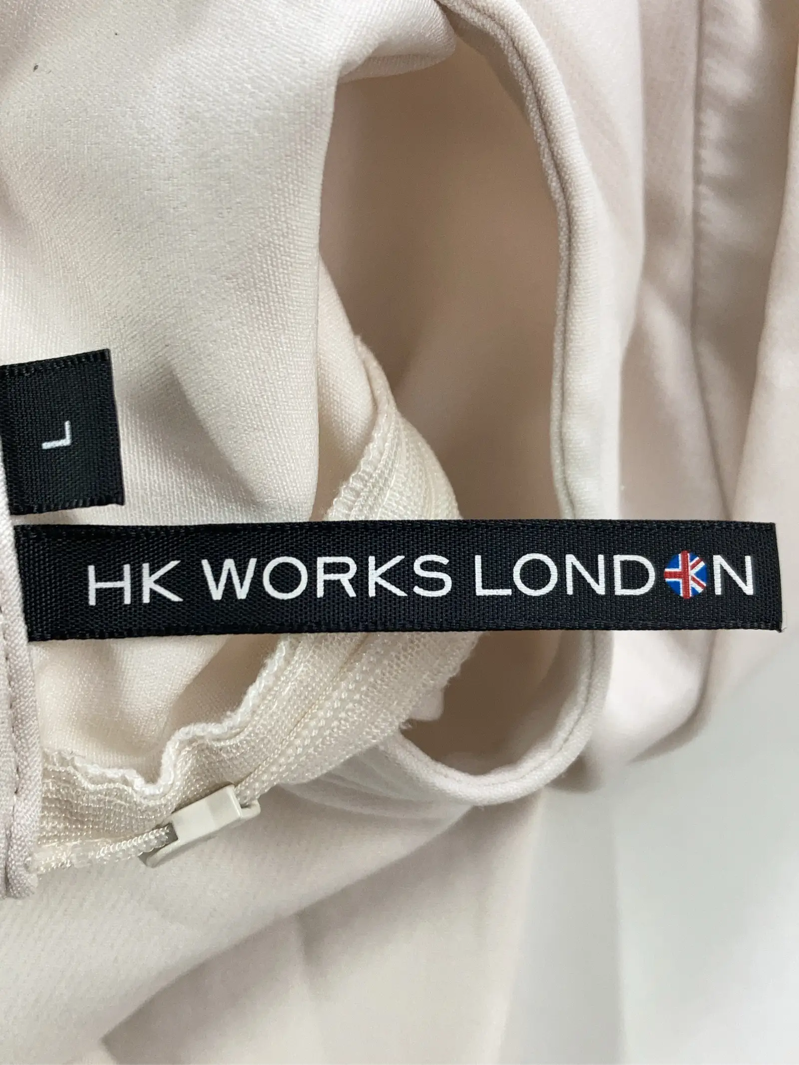 https://r2-worker.digdig.jp/product/c2d68774-53c1-43c8-9b55-78f4dfab0d8a/19c6870a-f2f7-4a7a-8141-95e4fcec025c