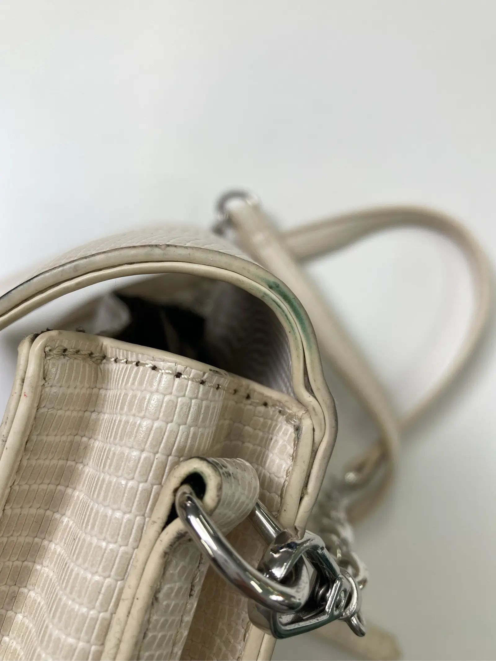 https://r2-worker.digdig.jp/product/c3c42486-fc55-4794-ac10-04b2ad366552/011eccd4-e4bd-49bc-96b5-8429ff212e11