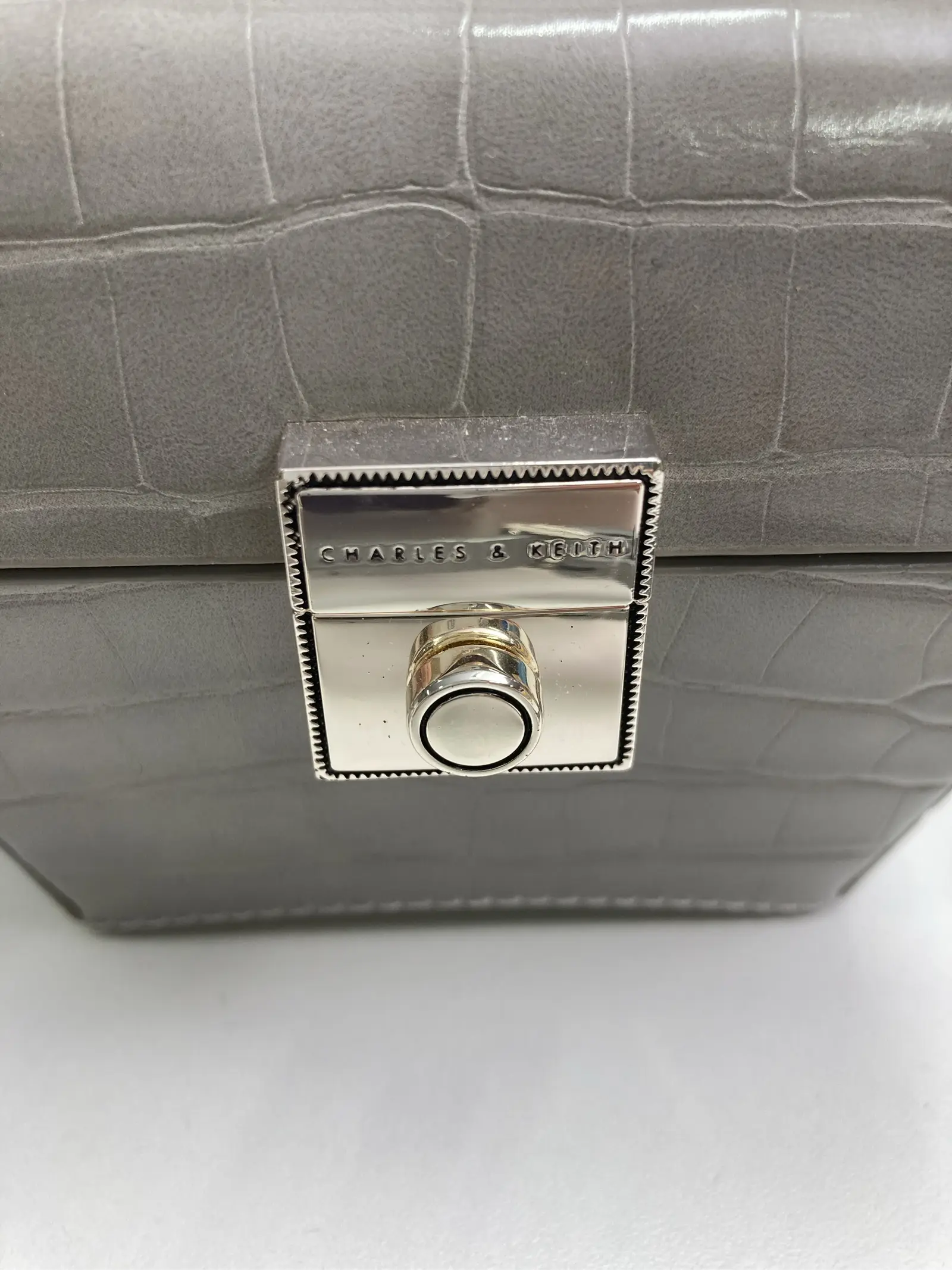 https://r2-worker.digdig.jp/product/c5f2ba5b-e19f-4818-a7b6-090bfc5523ae/c9fb76a6-6cf1-4f57-89b3-04b72bdb143c