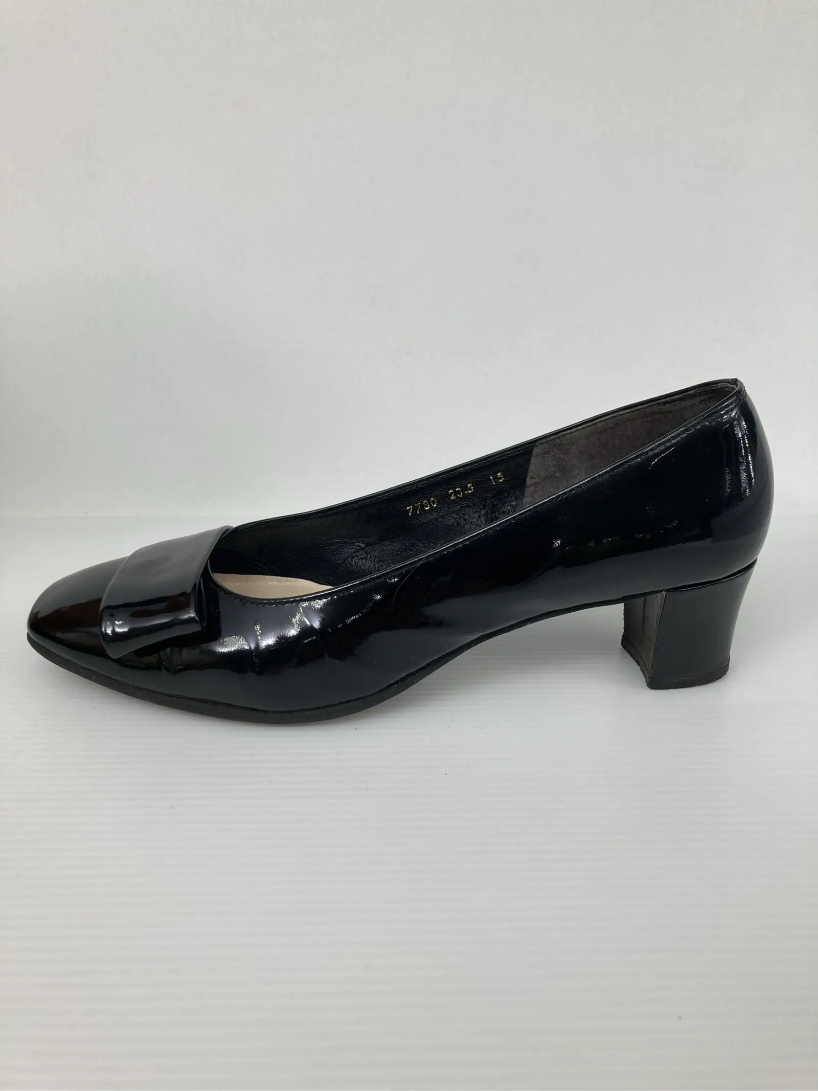 https://r2-worker.digdig.jp/product/ca92ddba-d5c9-4362-9a8b-a7946f8b792c/732d609d-d47a-40f5-a17f-54c5a976c19a
