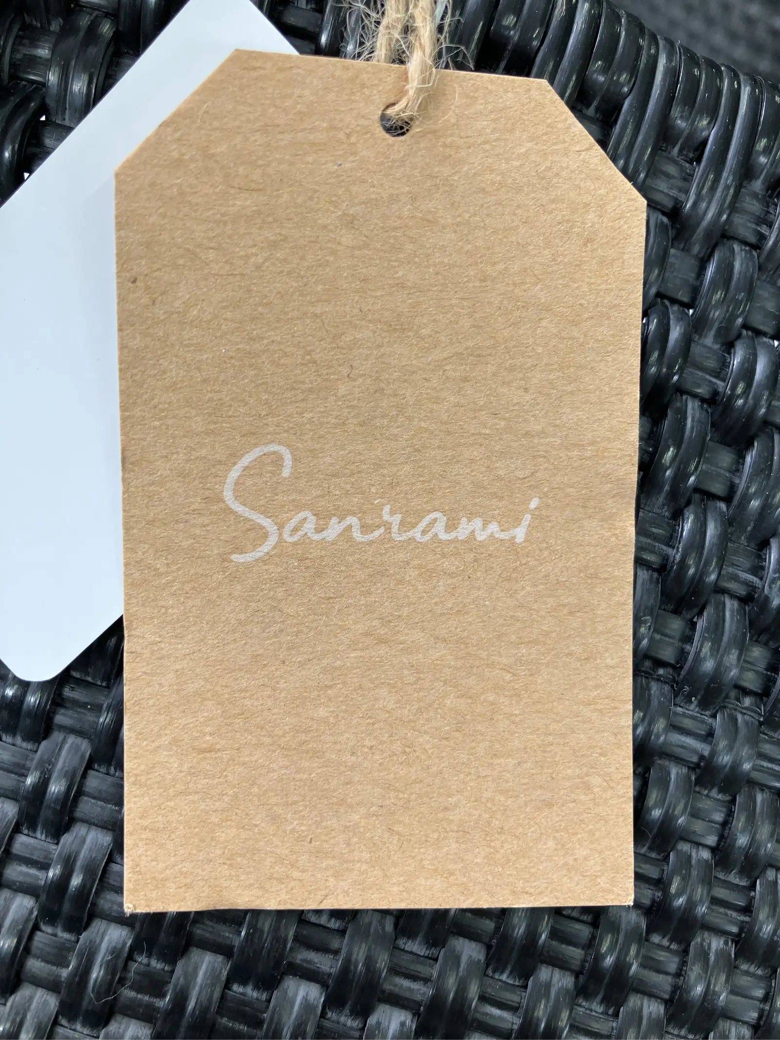 https://r2-worker.digdig.jp/product/cbdcf1d8-5b86-4eb7-8735-0c15a17c2e7c/08124288-8ee0-4577-a0c4-7d3e83461093