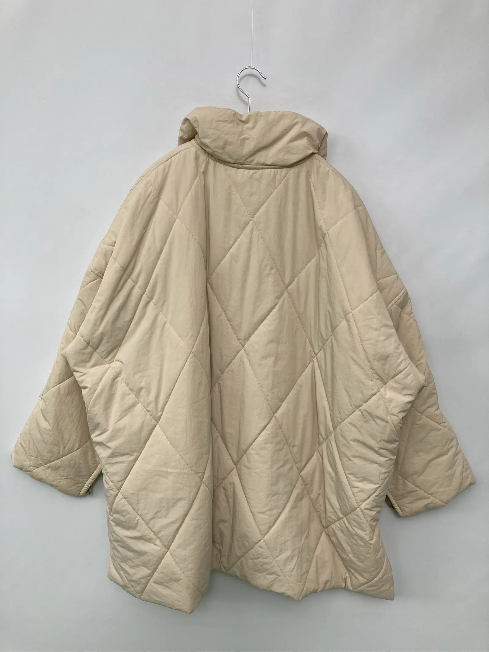 https://r2-worker.digdig.jp/product/ce2354ae-a25f-48a4-bca7-81b051bccb90/6efd16cd-afb1-4e2b-a6d2-2291d55579f8