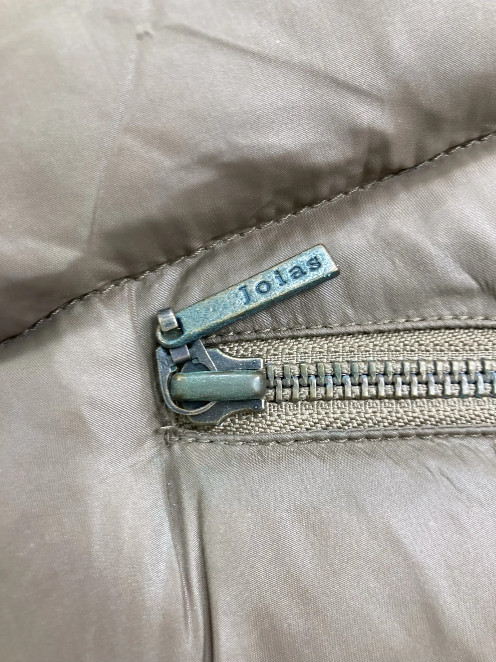 https://r2-worker.digdig.jp/product/df1bd69a-97c6-4848-a341-56a63f9d6f2c/4da2a688-289f-48b9-b05d-2219859ad40c