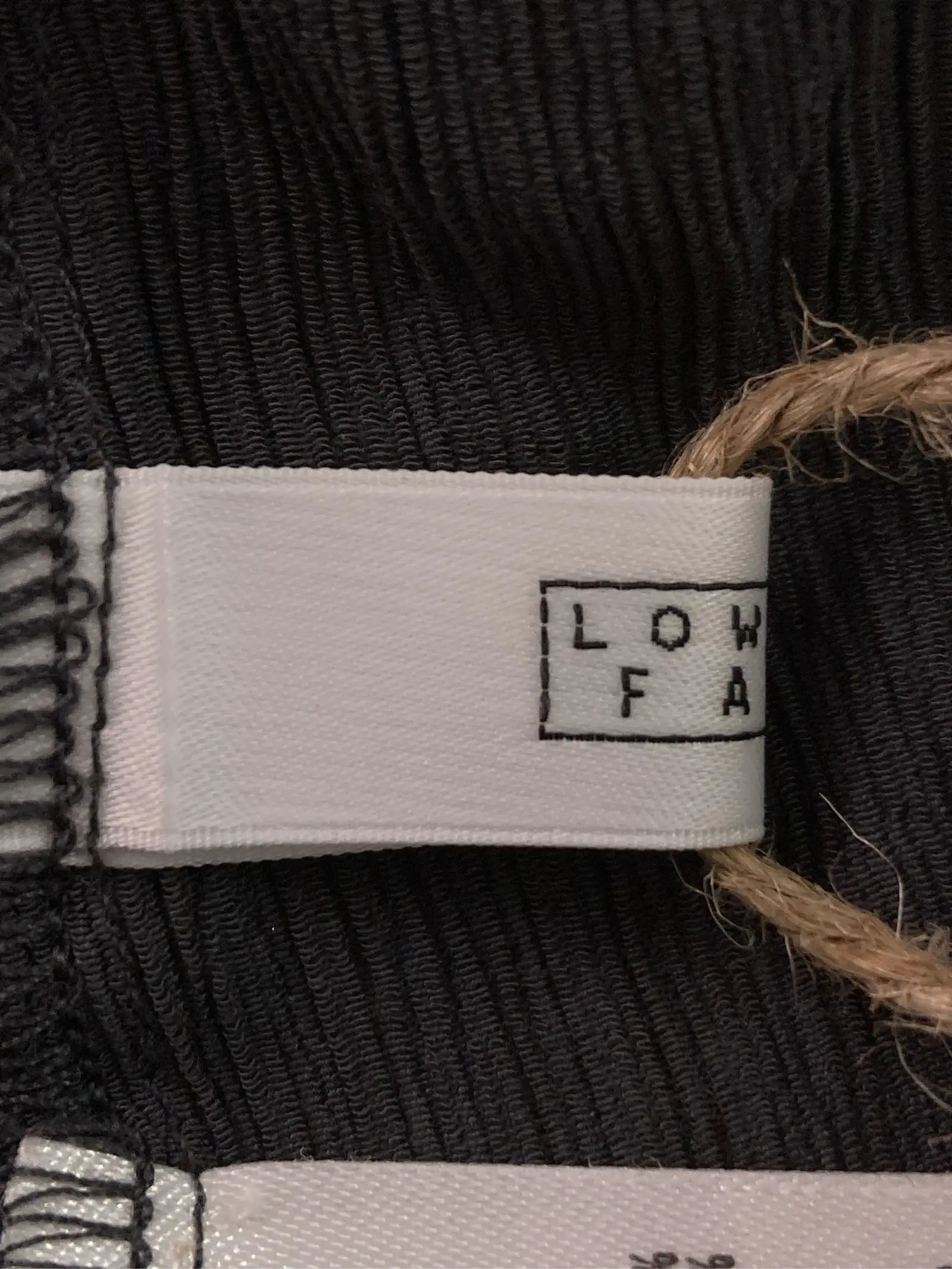https://r2-worker.digdig.jp/product/dfc775a3-f2c8-42b8-b570-0ca6acc28834/a5ed0e2d-3a60-4f0c-a5ba-641ab8047121