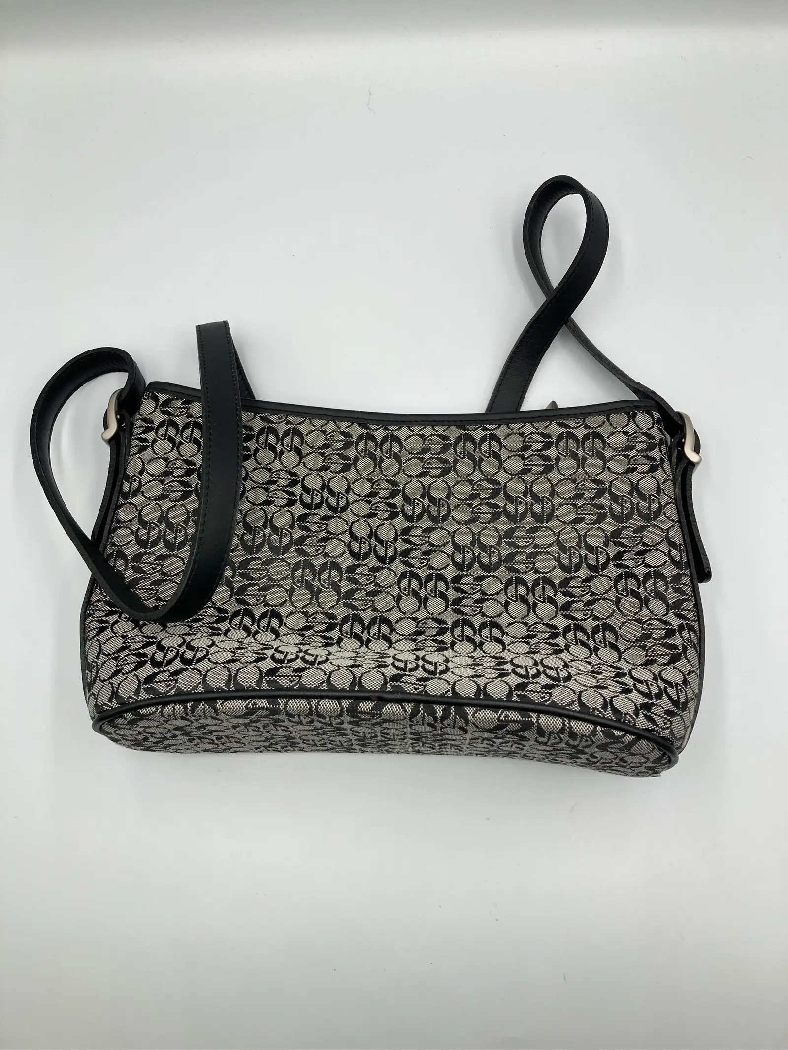 https://r2-worker.digdig.jp/product/e20d0fde-8a77-490b-b109-cdc9b9114dc4/719d66c3-22c9-4b60-808a-ca29b592e3b4