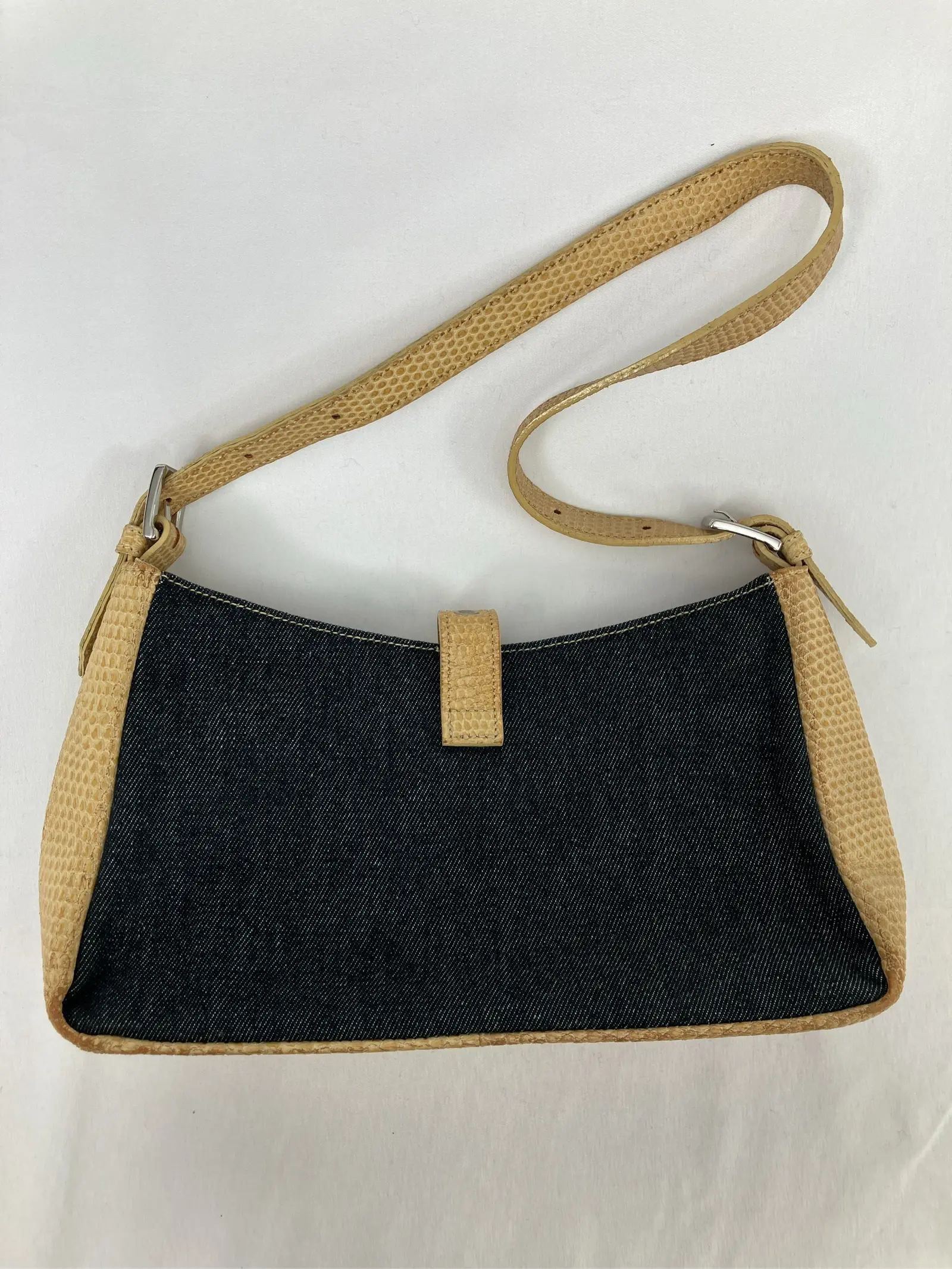 https://r2-worker.digdig.jp/product/e3c7fe0a-0ef7-4178-9ee3-f2b13833e3de/61c3b536-d0c8-46f4-8ba7-168ab4a8756f