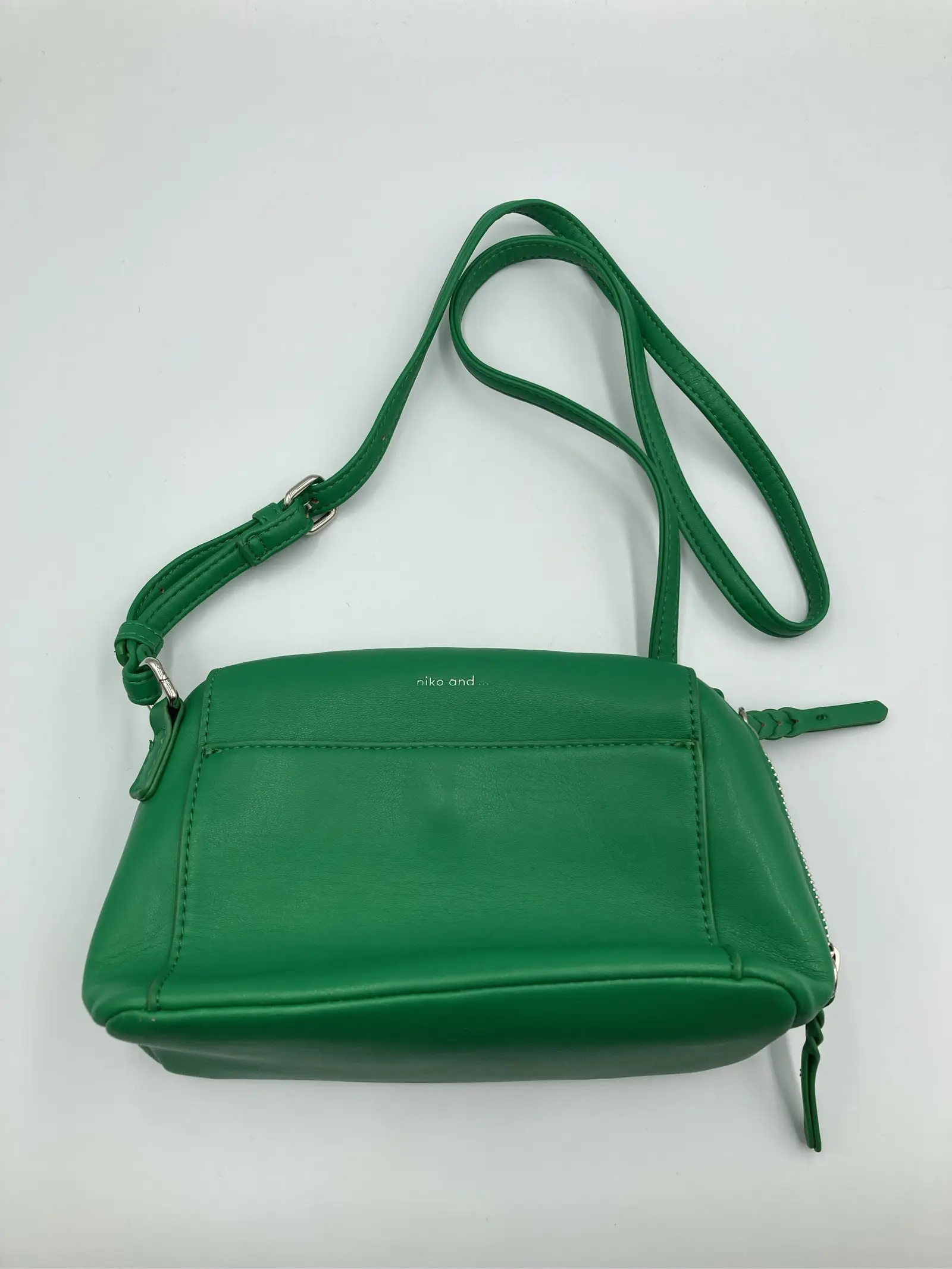 https://r2-worker.digdig.jp/product/e40089af-4891-4b8a-aa35-96aed98064d7/54762c34-4026-4b5e-9474-949257dca4a9