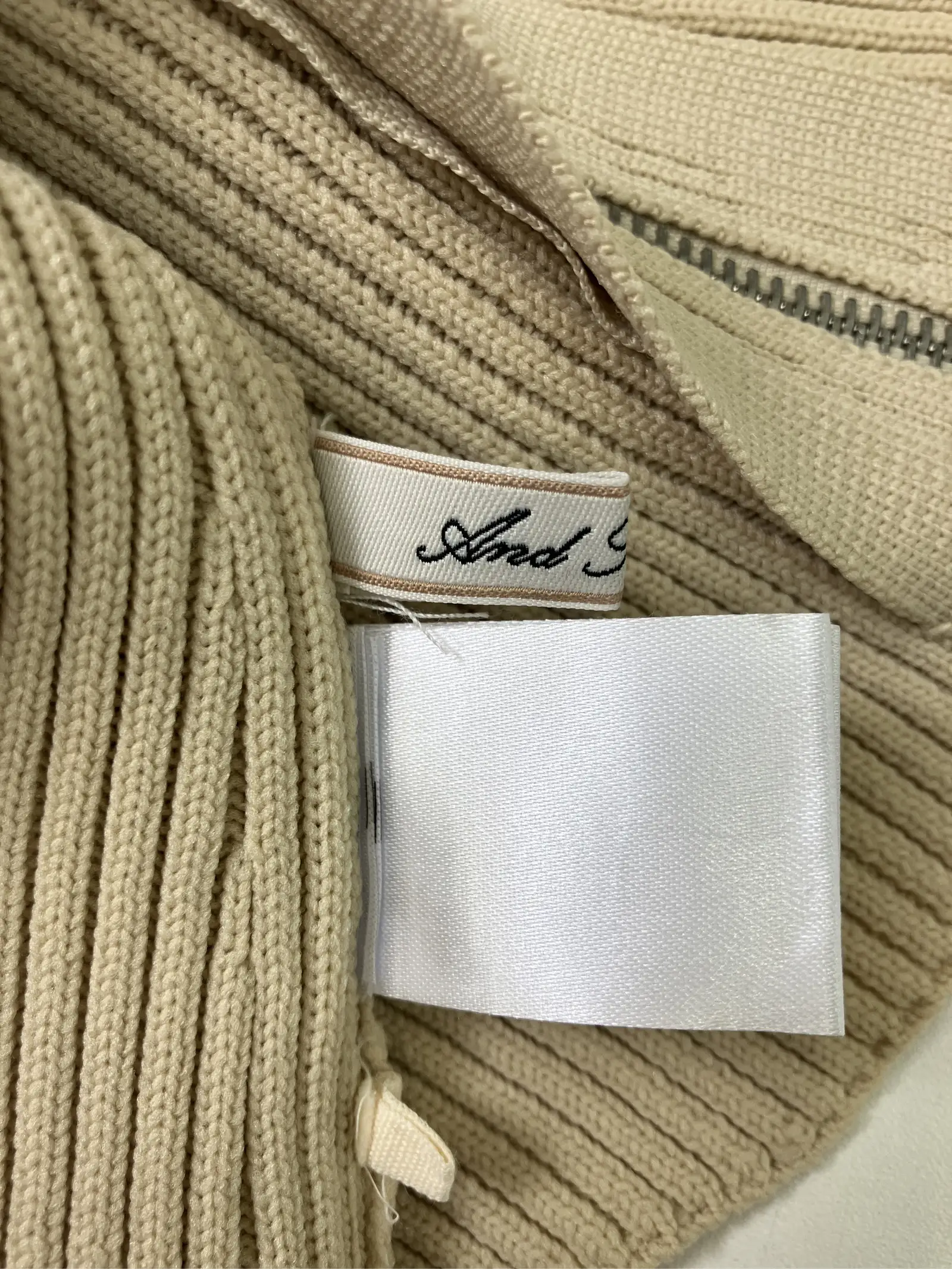 https://r2-worker.digdig.jp/product/e42140b8-53c4-45af-988b-e1ed302dcbb3/c3f2839f-43dd-4900-89a7-106c1e165bd2