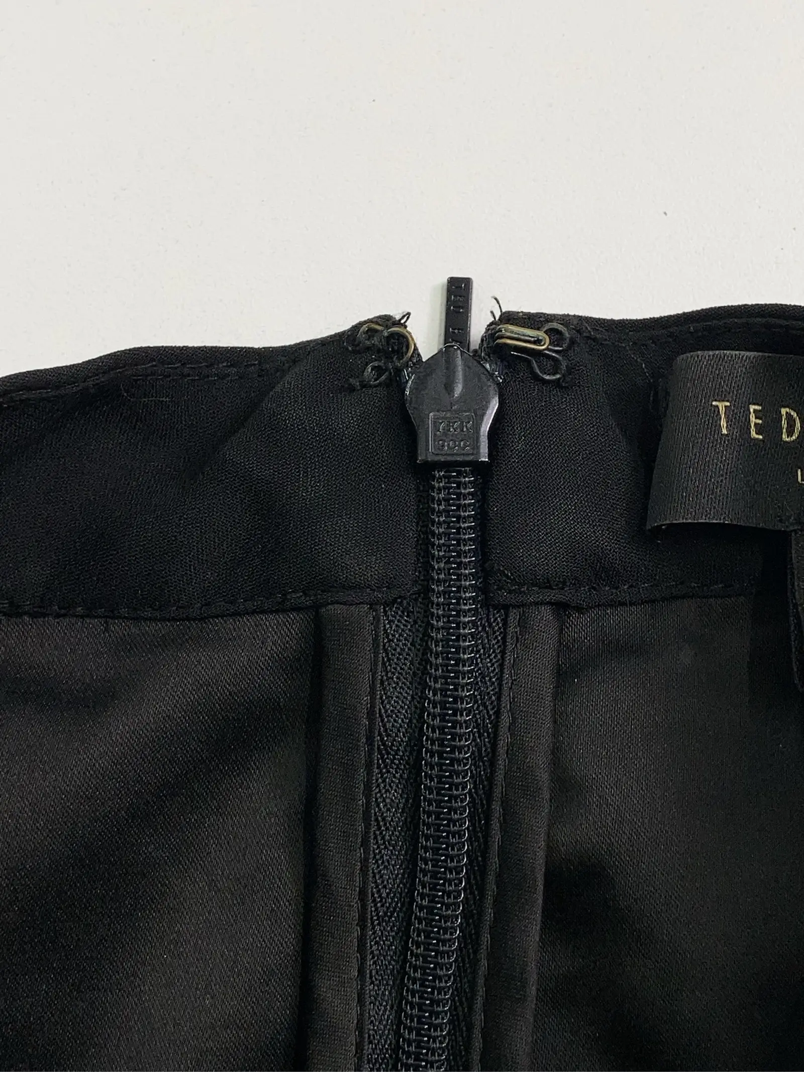 https://r2-worker.digdig.jp/product/e57f5c80-6d92-4e17-835a-8afd19a1d14f/4654642d-594d-487f-a1b1-6f2727e2d642
