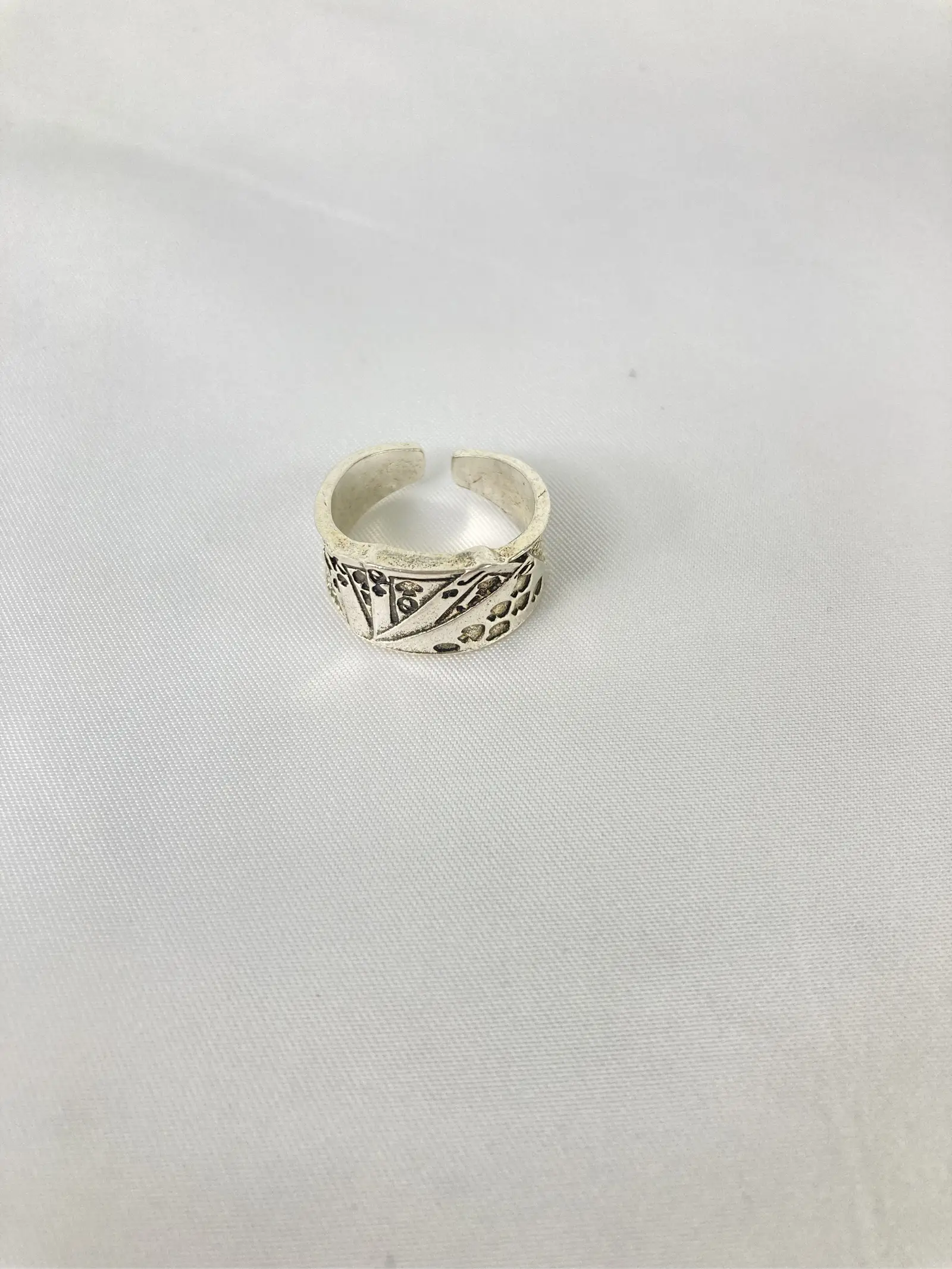 https://r2-worker.digdig.jp/product/e7a6e79a-3dc8-4146-bb09-5756cc75bdf0/cb8b0070-2e85-4dfc-a47f-cf0dfc42eb49