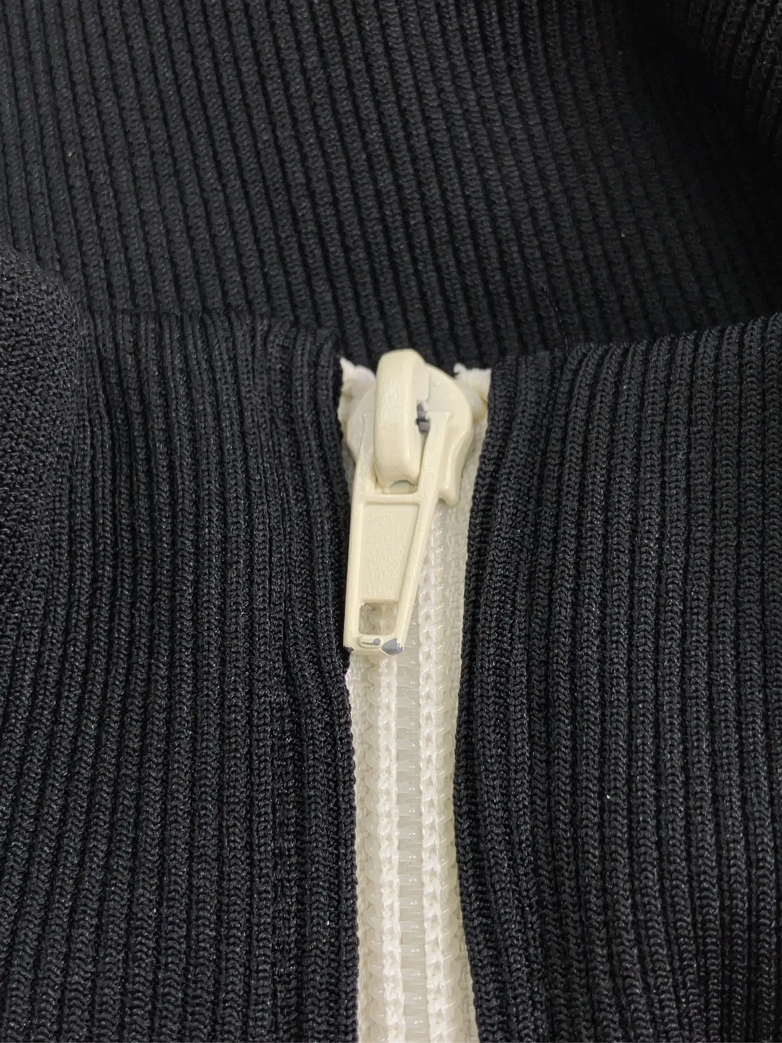 https://r2-worker.digdig.jp/product/ef351996-86ad-4818-bfbb-d03ec44cd054/6756b3e1-14eb-4d71-86ef-4206ae3c72c9