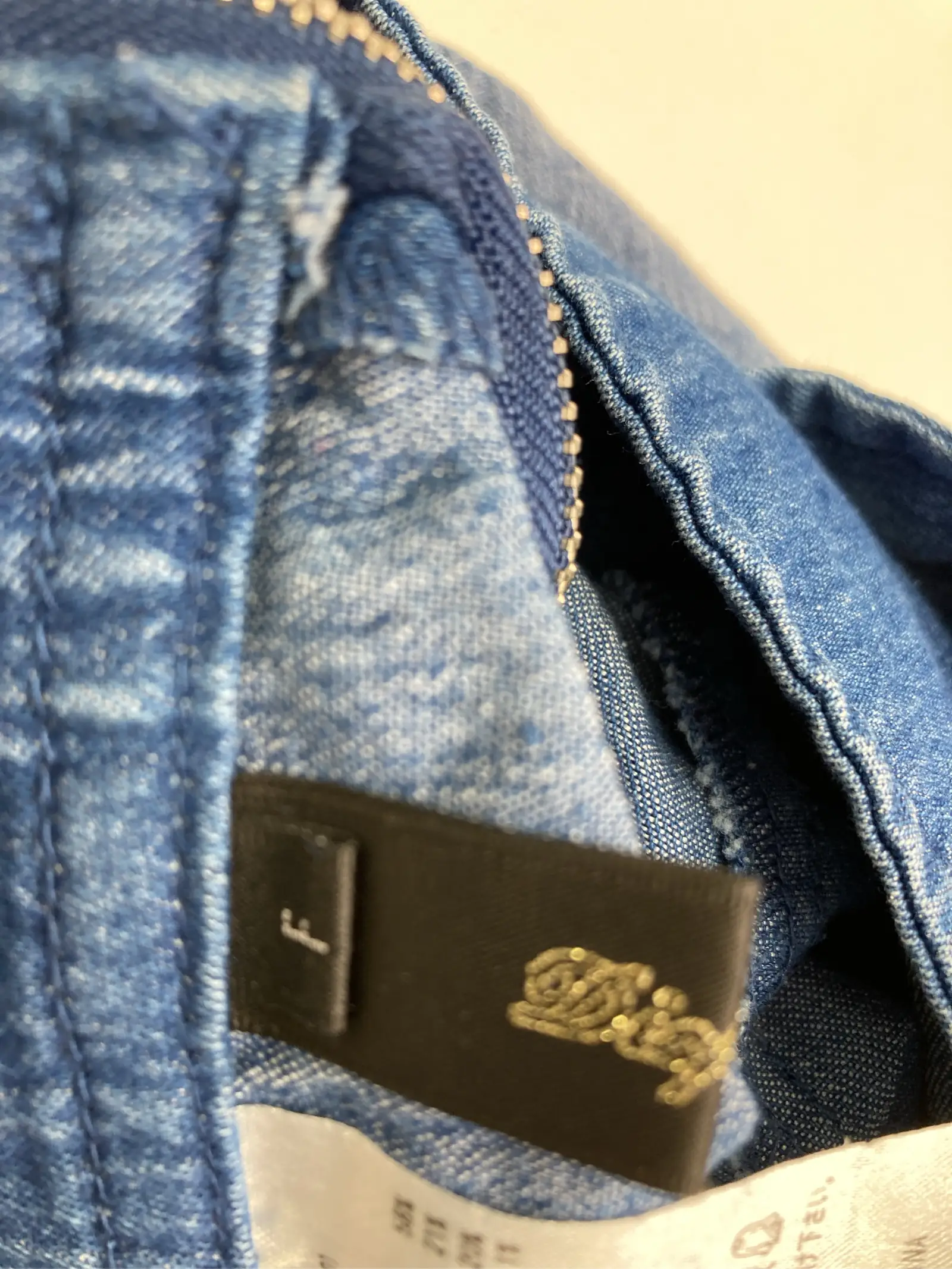 https://r2-worker.digdig.jp/product/ef3b49a9-6b26-4d12-a6f1-02fbfd75f81a/6711082a-2361-49ab-af1e-95a92c629035
