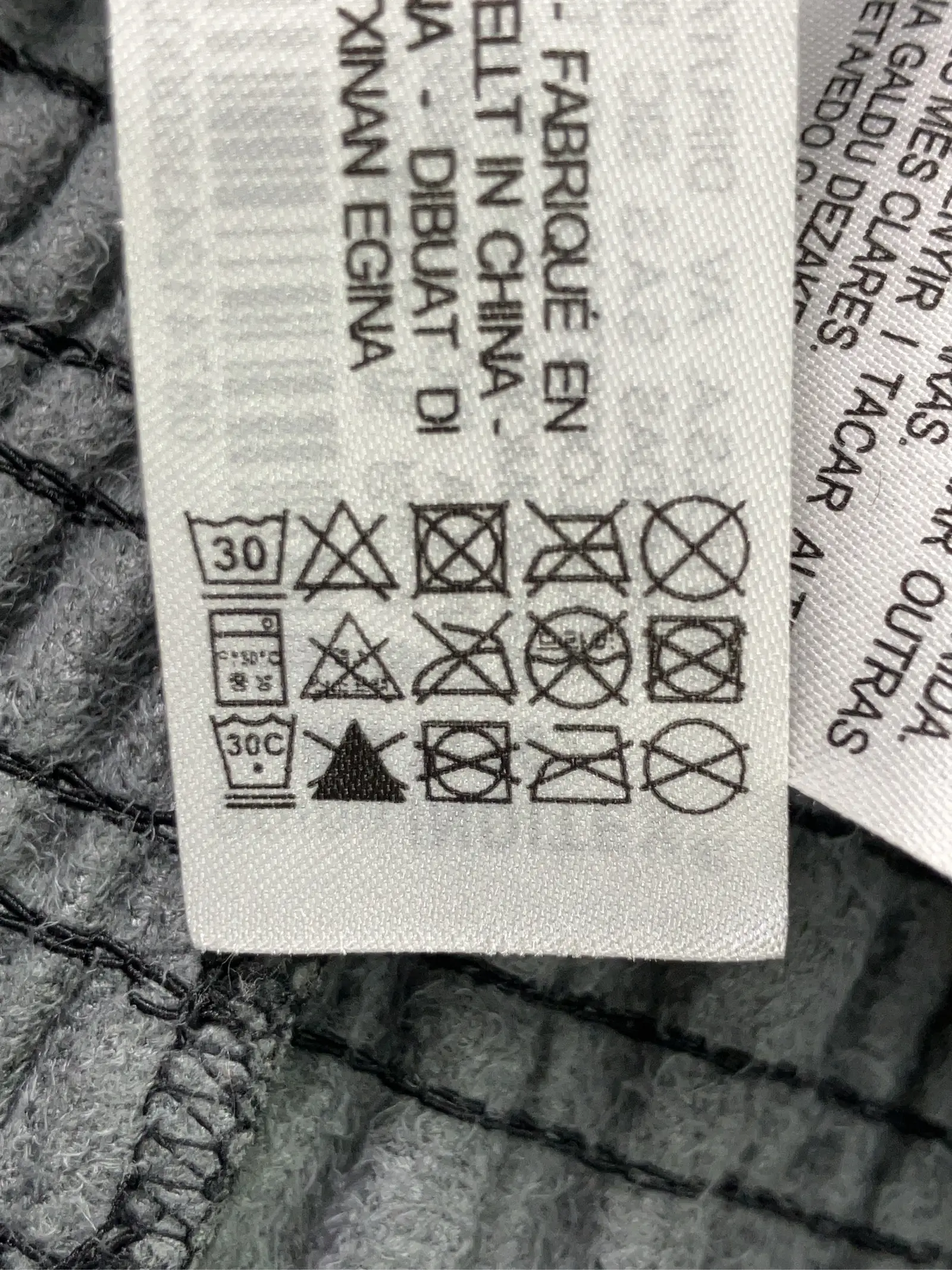 https://r2-worker.digdig.jp/product/ef6dbfc1-7ac6-45ef-83b3-f86a98be86db/6cb69733-5737-41d1-b06d-73abee0507ec