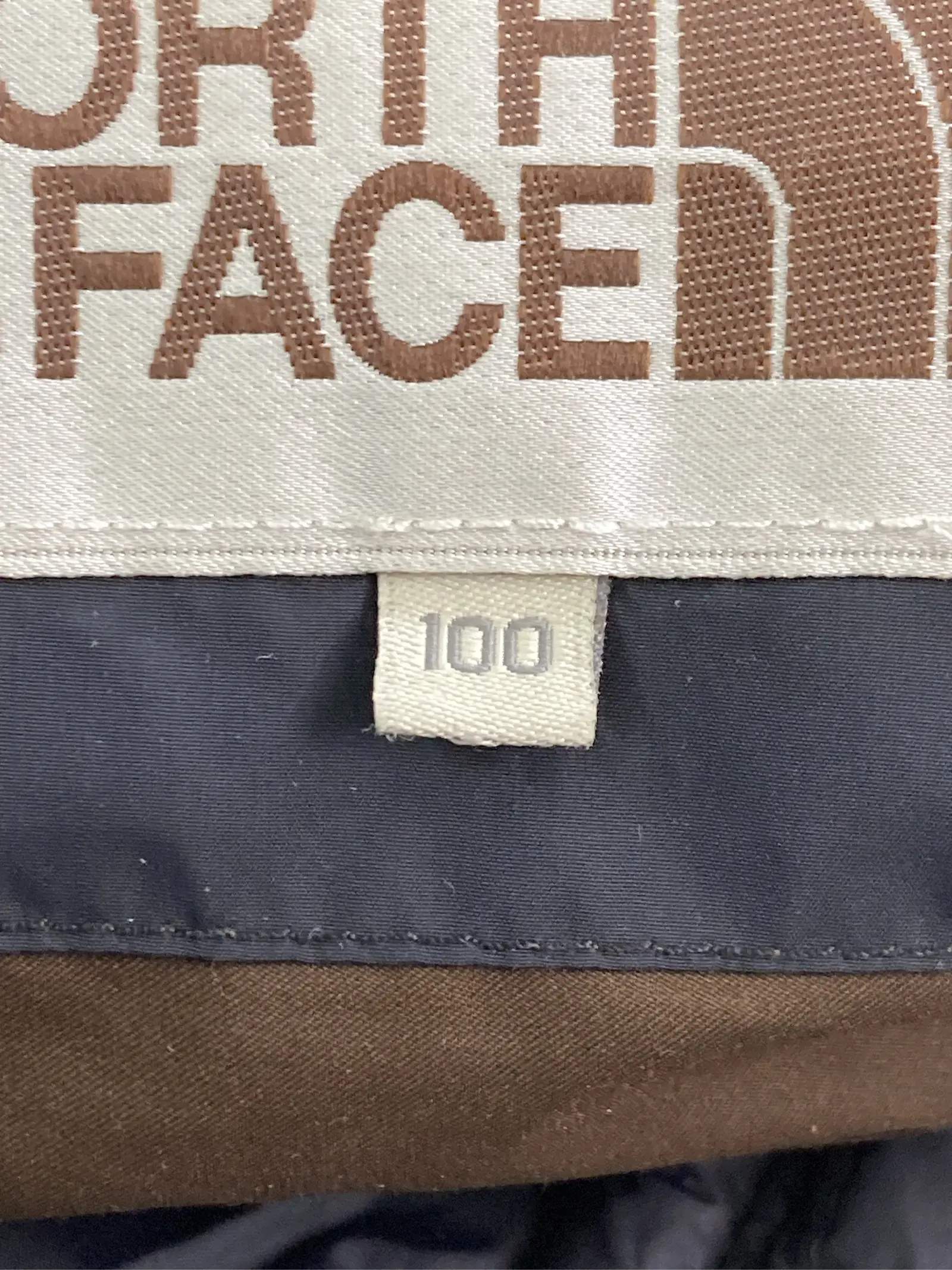 https://r2-worker.digdig.jp/product/f1810e0a-4f9c-499b-a99e-72d20a2dc2af/e7d5070e-b9a5-4943-86fe-8ec482283a46