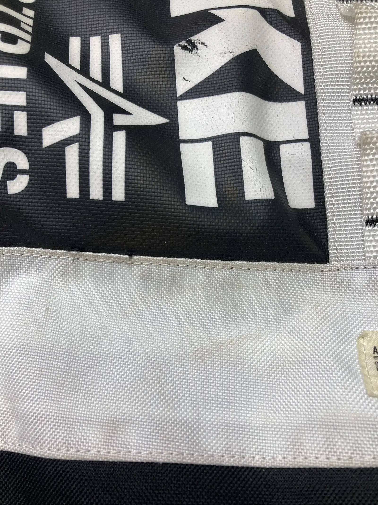 https://r2-worker.digdig.jp/product/f7f52e33-cc22-4cf9-93c7-67c38aa21e02/1f1461e8-d278-420f-8a7a-5f3ca9fcce28